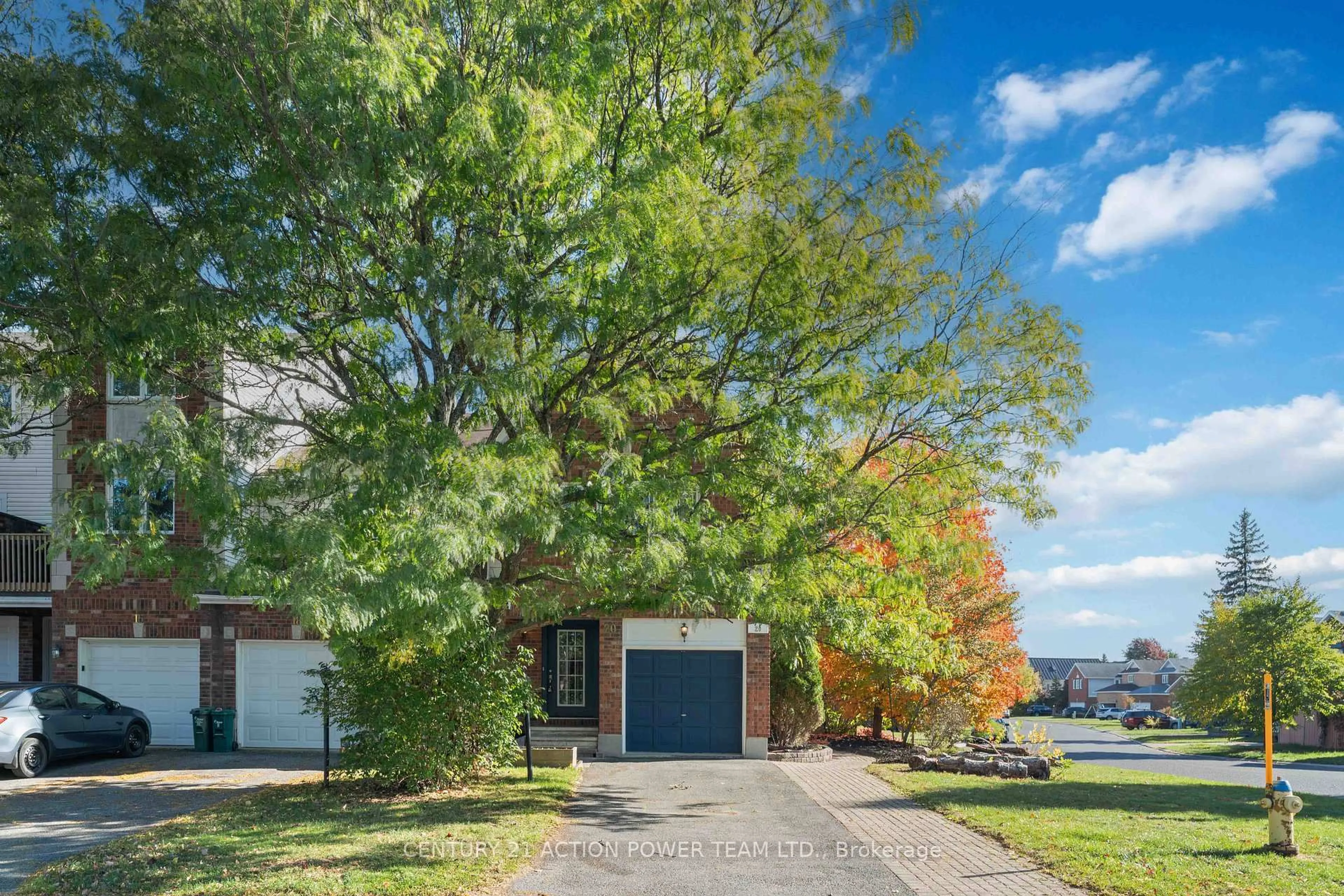 A pic from outside/outdoor area/front of a property/back of a property/a pic from drone, unknown for 20 Woodford Way, Ottawa Ontario K2J 4C4