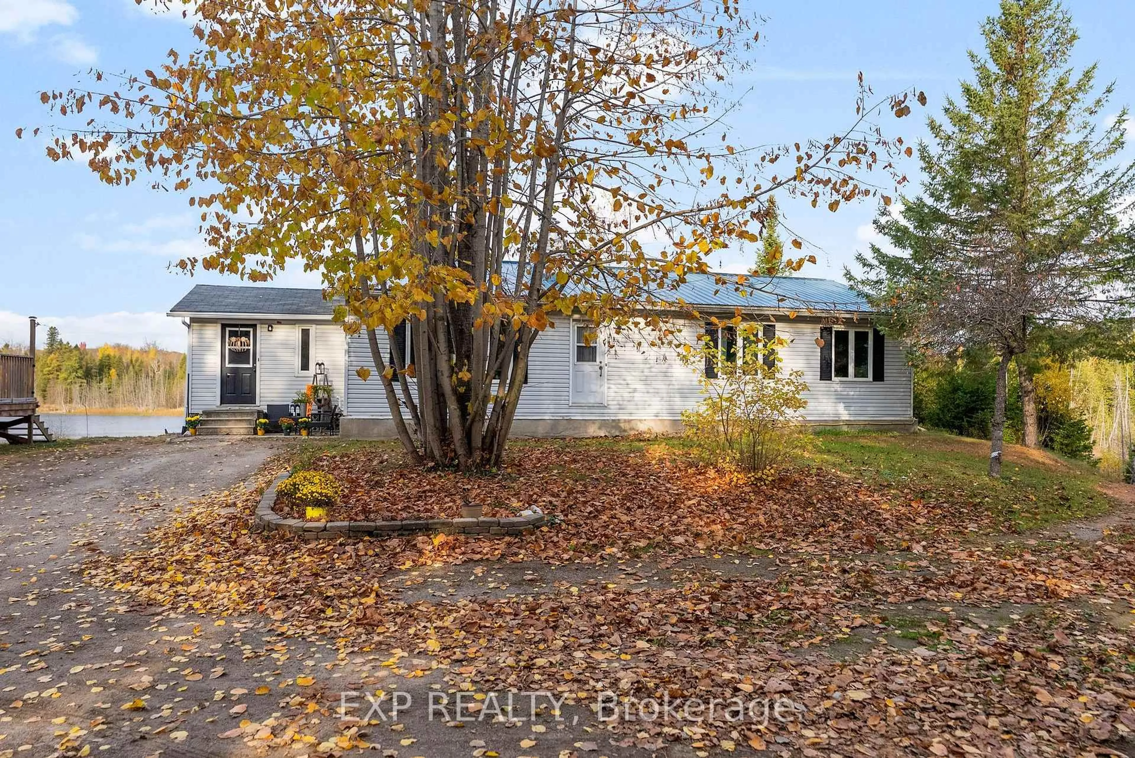 A pic from outside/outdoor area/front of a property/back of a property/a pic from drone, street for 164 Garden Lake Tr, Haley Station Ontario K0J 1Y0