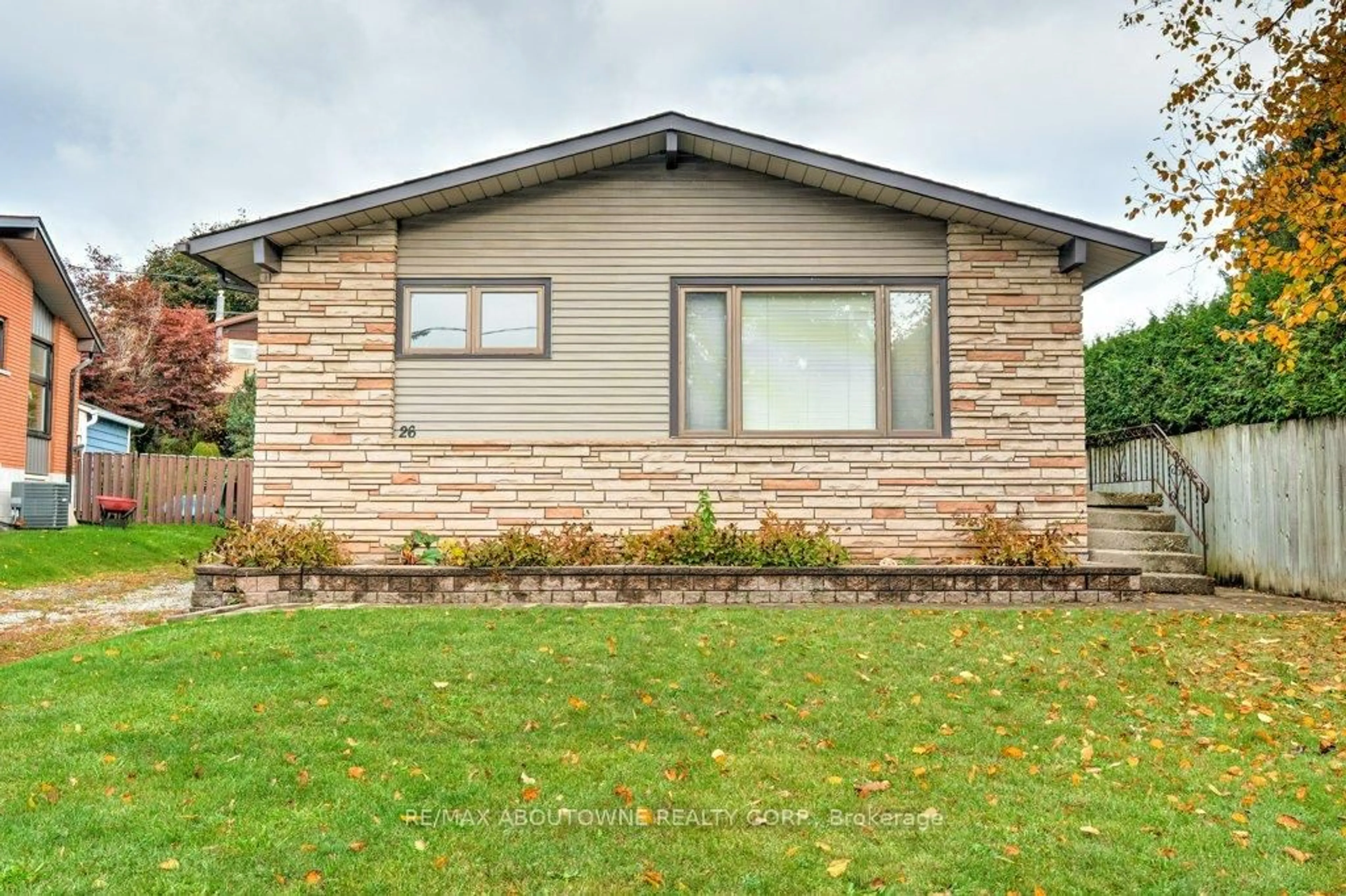 Home with brick exterior material, building for 26 Sleepy Hollow Crt, Hamilton Ontario L9H 1H3