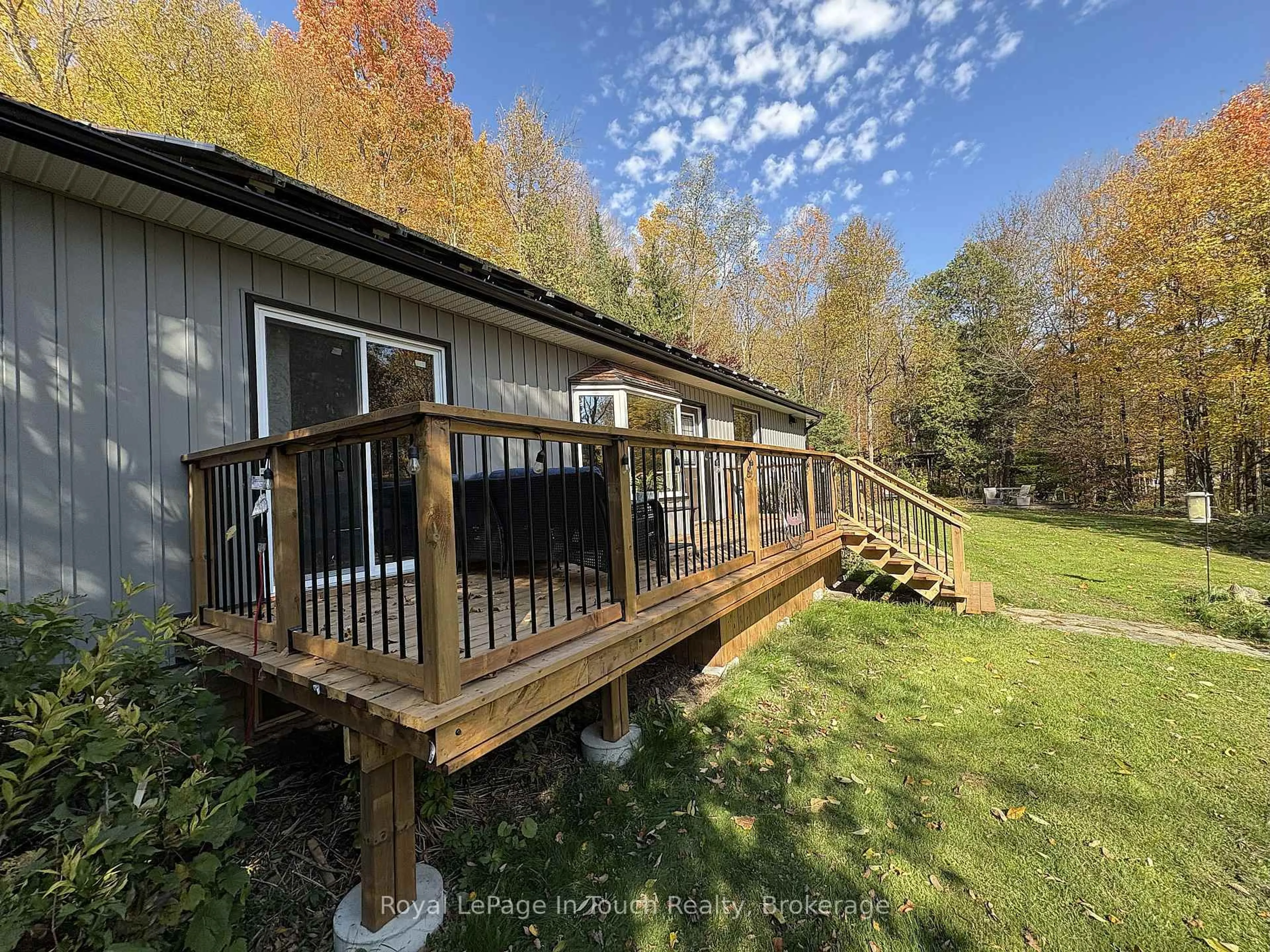A pic from outside/outdoor area/front of a property/back of a property/a pic from drone, water/lake/river/ocean view for 18 Shady Glen Lane, Mono Ontario L9W 6G9