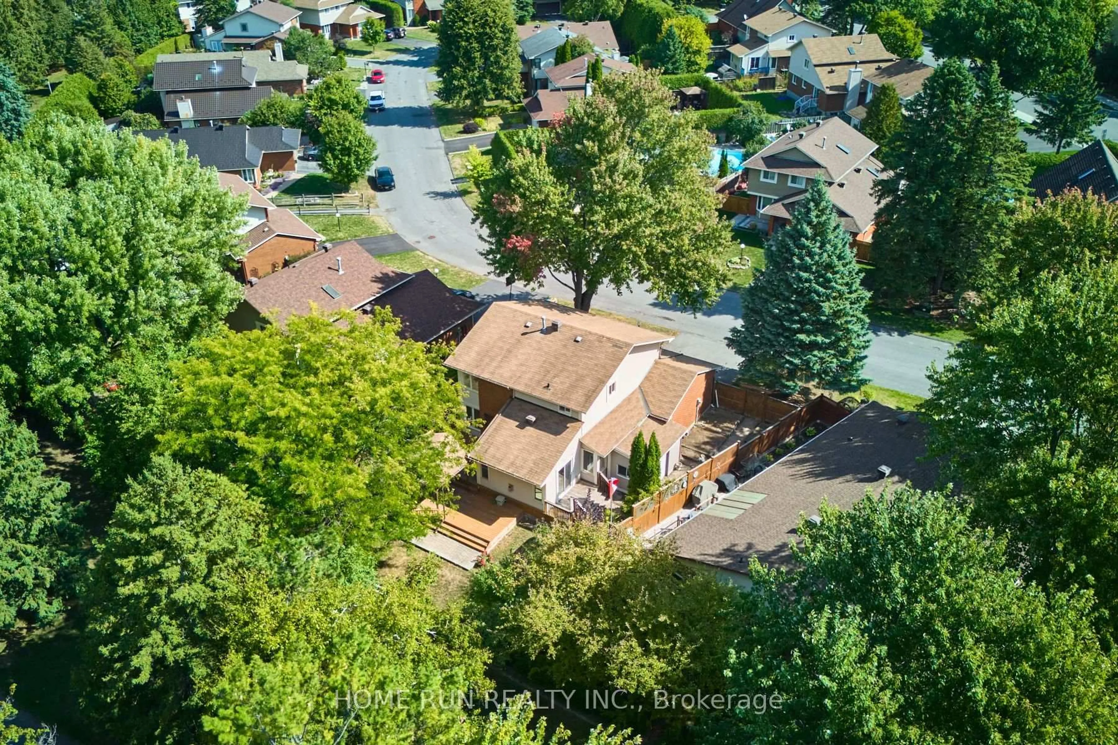 A pic from outside/outdoor area/front of a property/back of a property/a pic from drone, street for 20 Thiessen Cres, Ottawa Ontario K2L 2M3