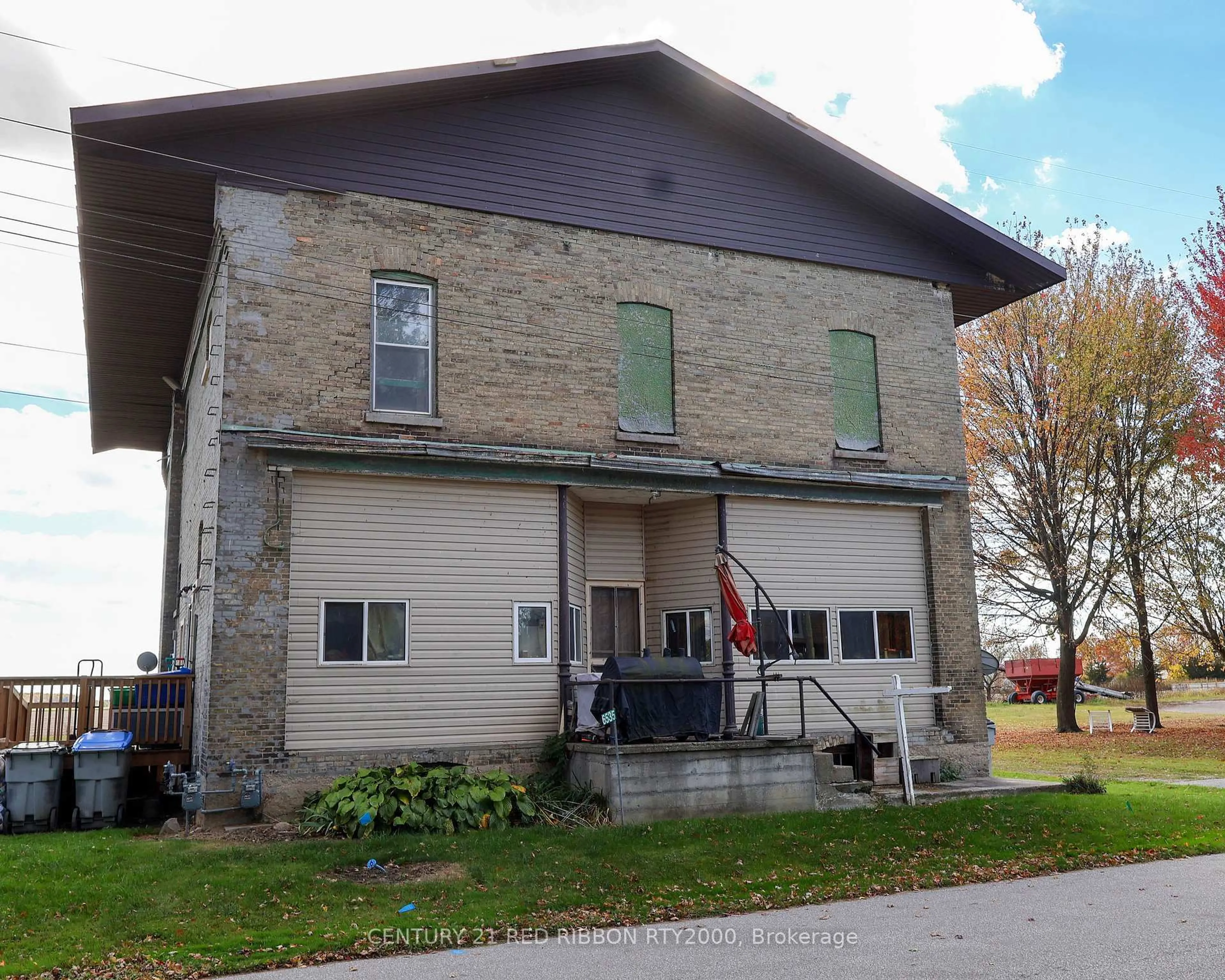 Home with brick exterior material, building for 6535 JAMES St, Brooke-Alvinston Ontario N0M 1K0