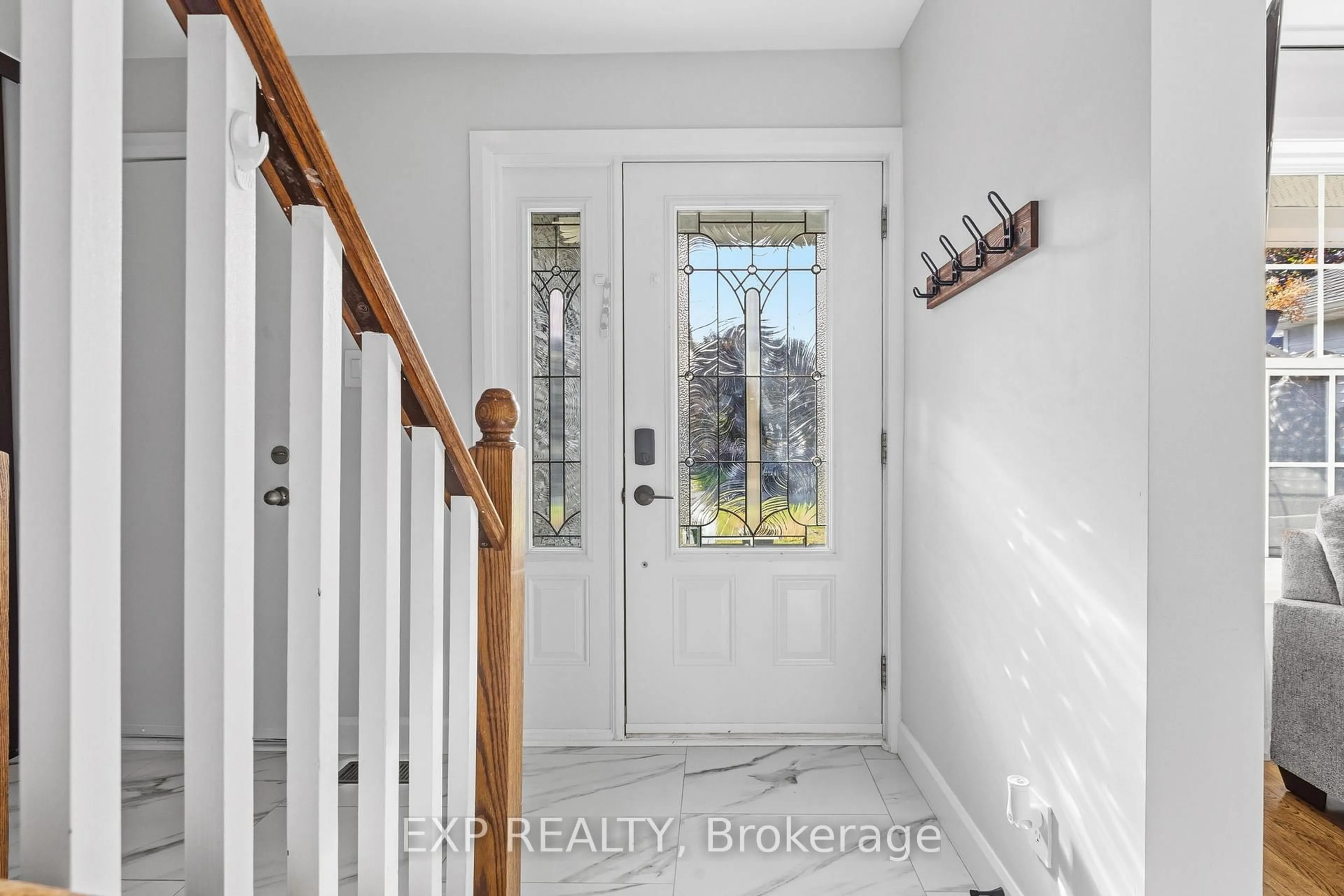 Indoor entryway for 601 Steller St, Ottawa Ontario K4A 1N2
