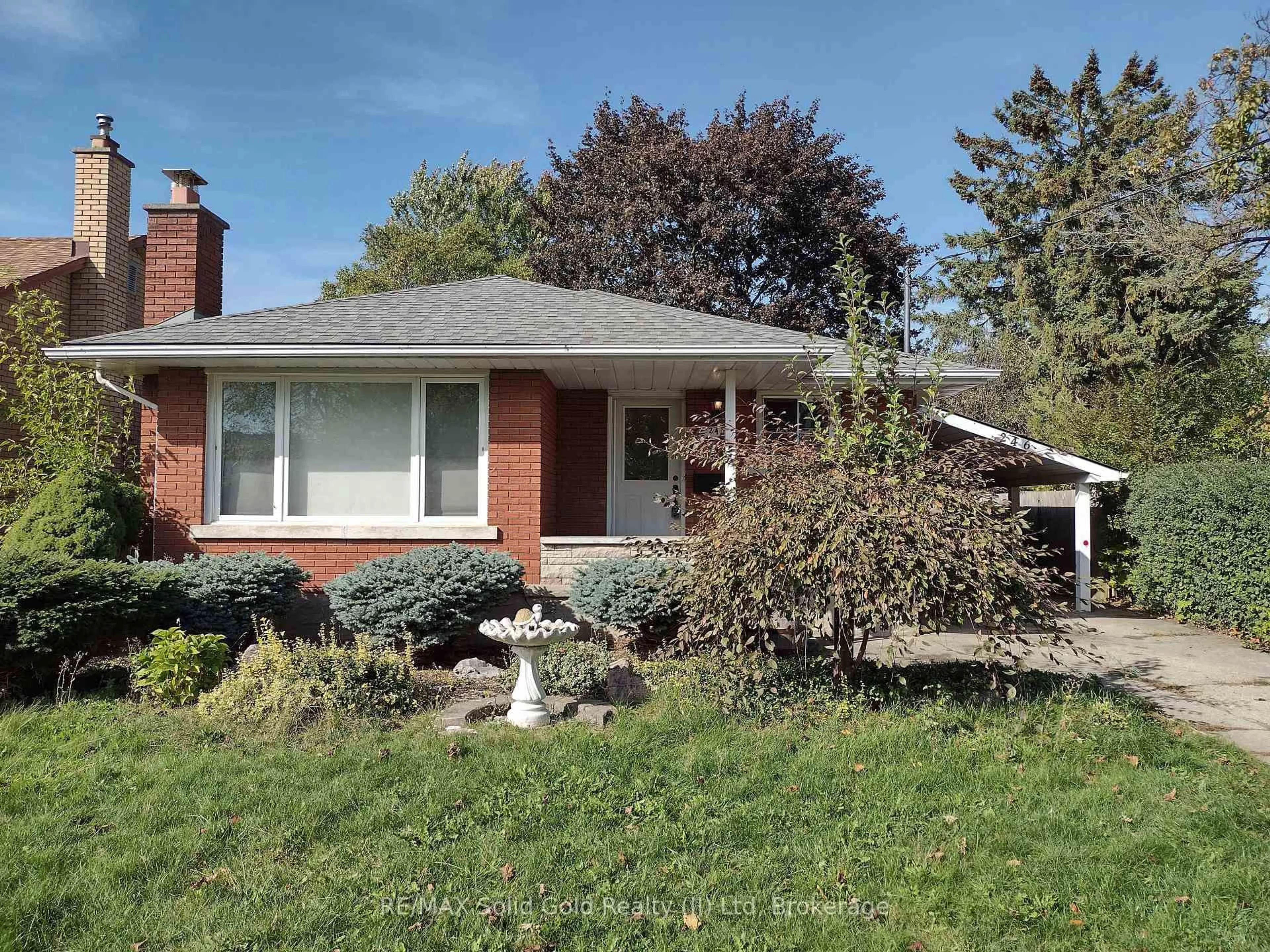 Home with brick exterior material, street for 246 EIGHTH Ave, Kitchener Ontario N2C 1S7