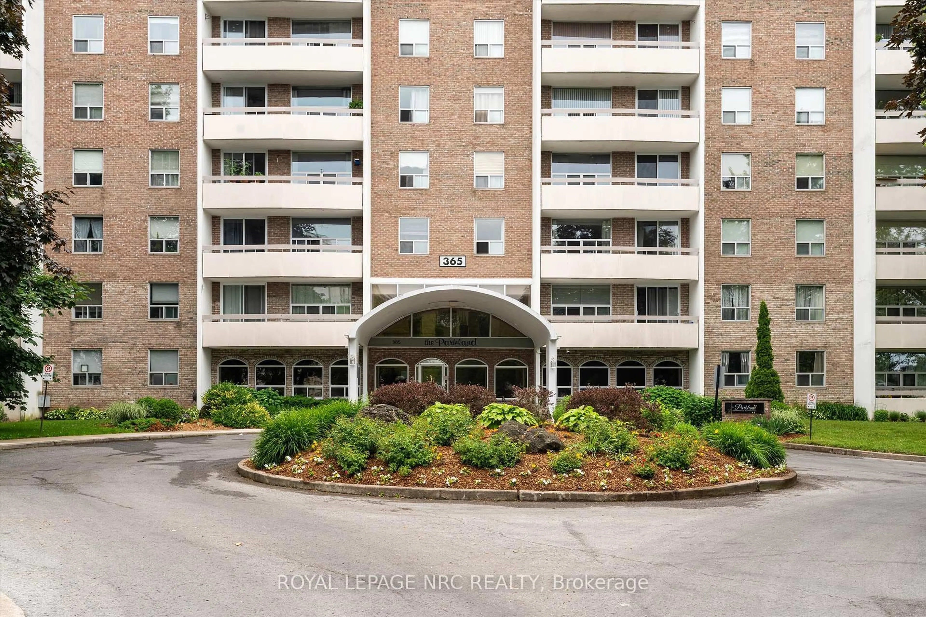 Unknown for 365 Geneva St #401, St. Catharines Ontario L2N 5S7