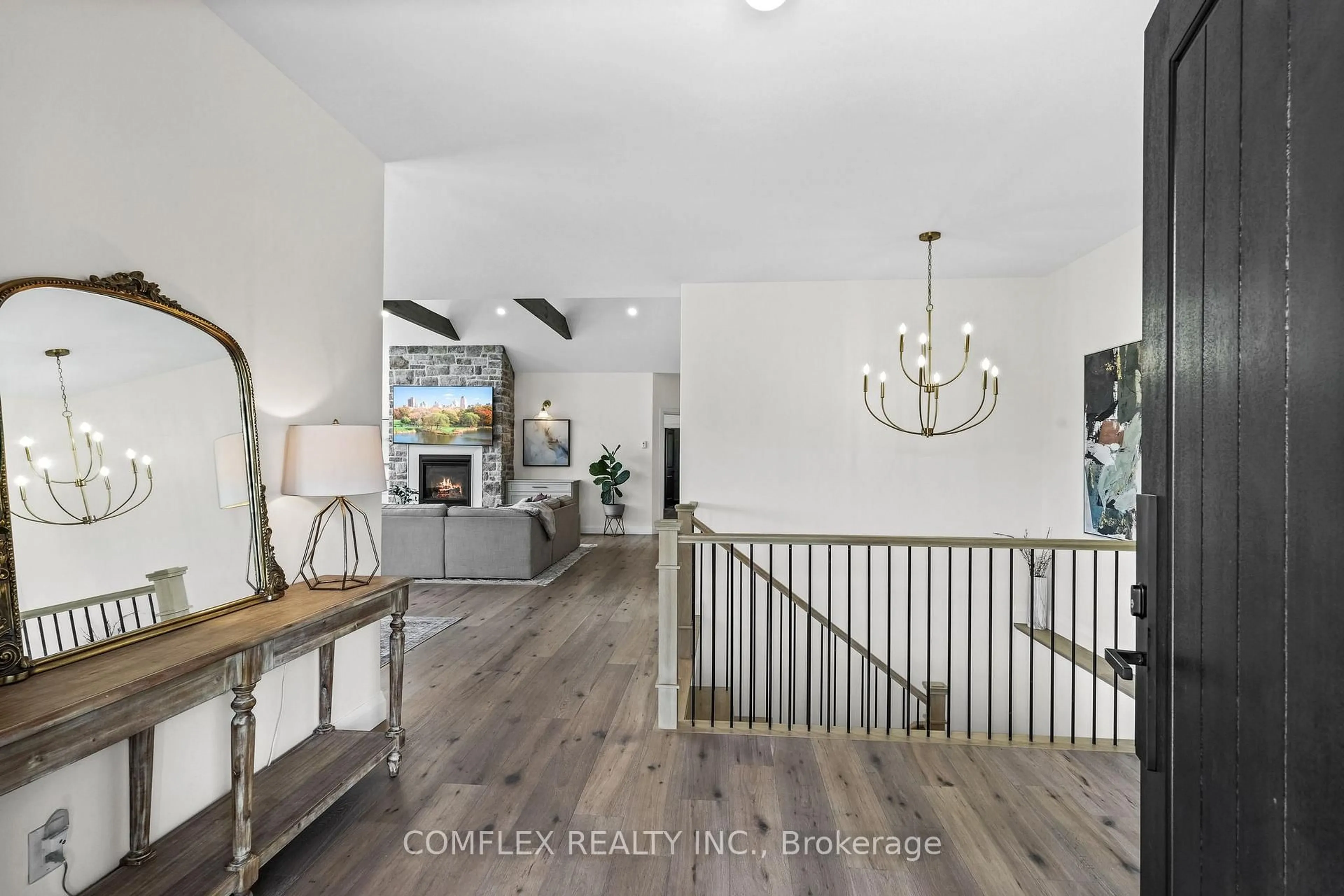 Indoor entryway for 580 Penryn Rd, Cramahe Ontario K0K 1S0