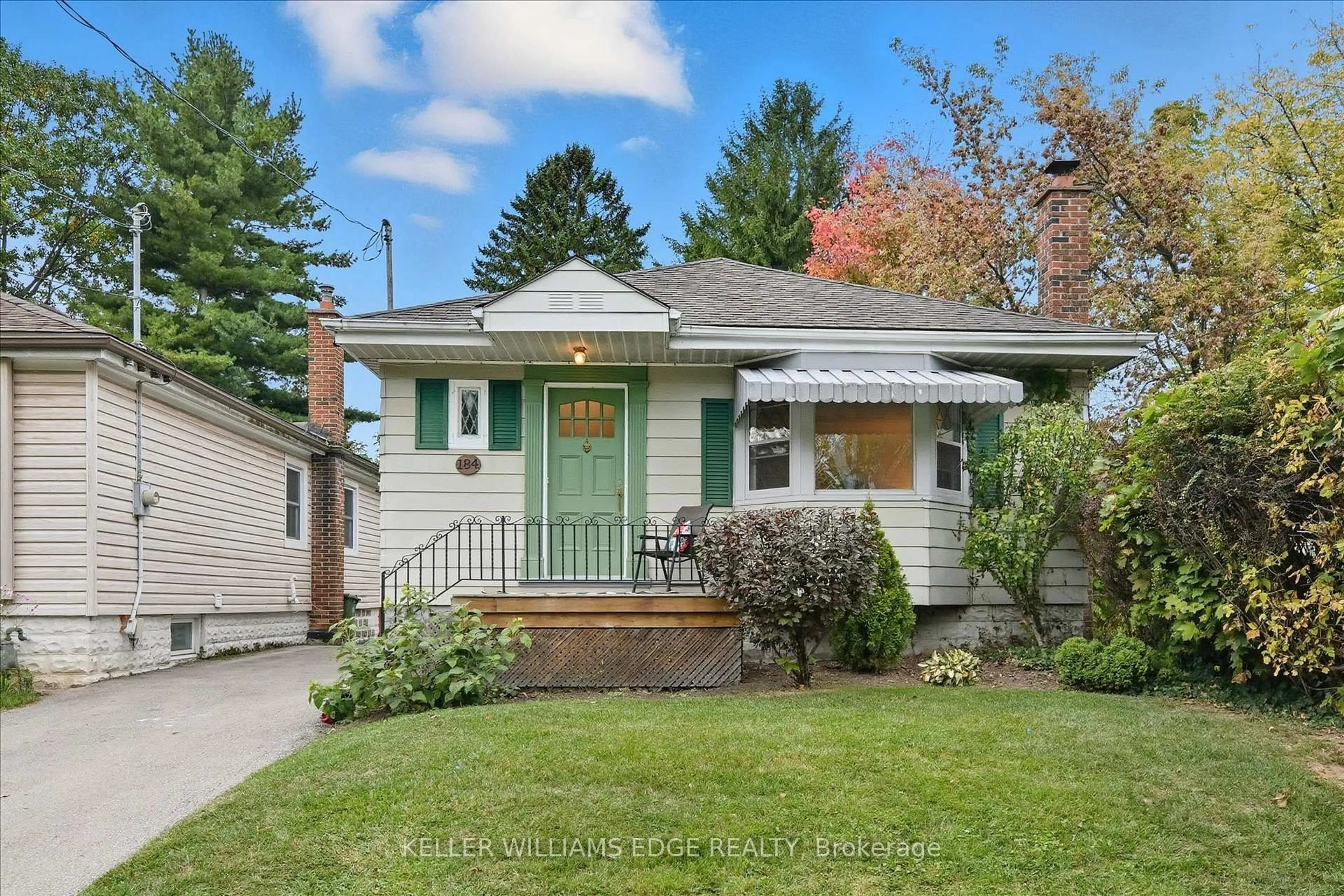 Home with vinyl exterior material, street for 184 Cline Ave, Hamilton Ontario L8S 1X4
