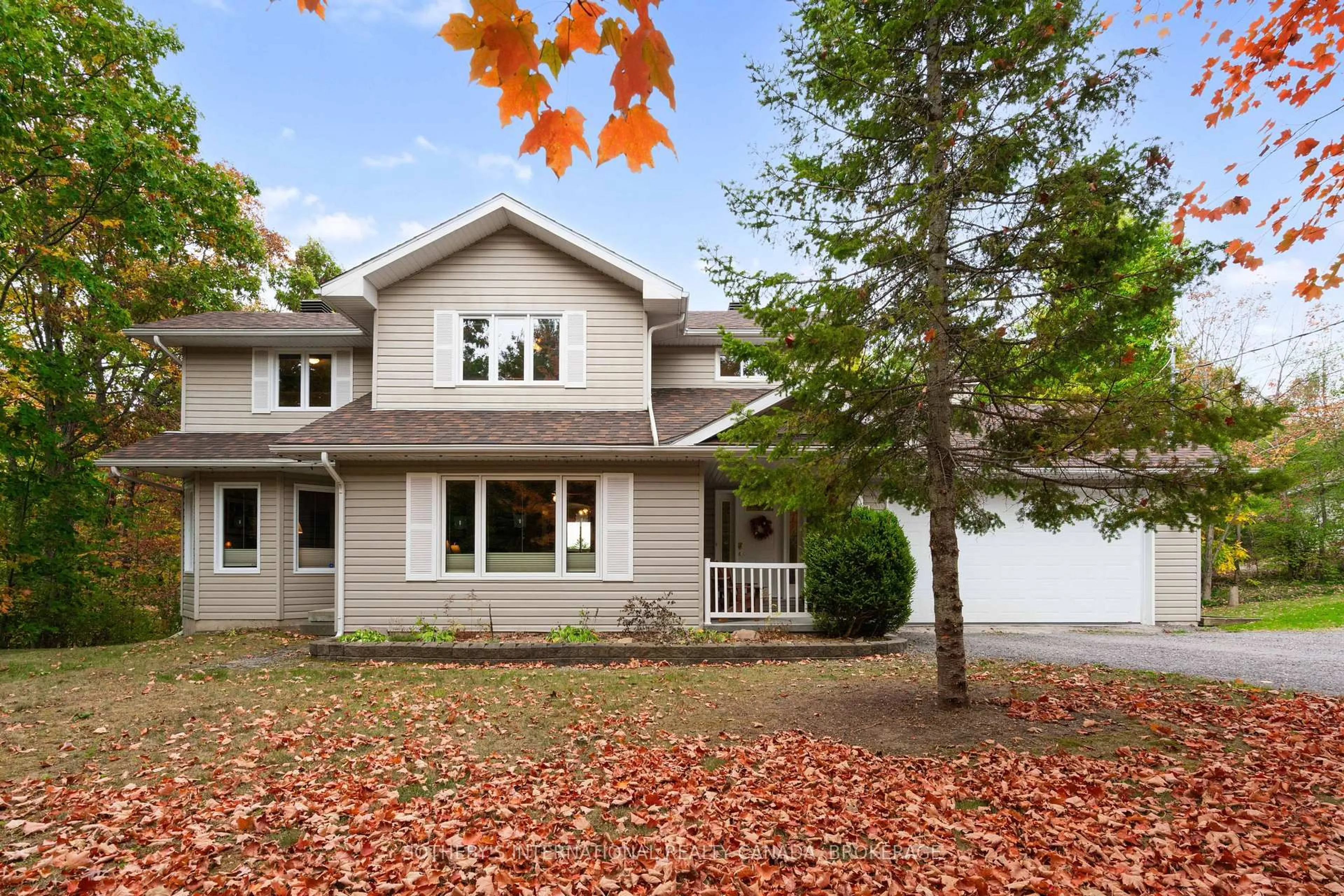 Home with vinyl exterior material, street for 147 Selton Rd, Leeds and the Thousand Islands Ontario K0E 1L0