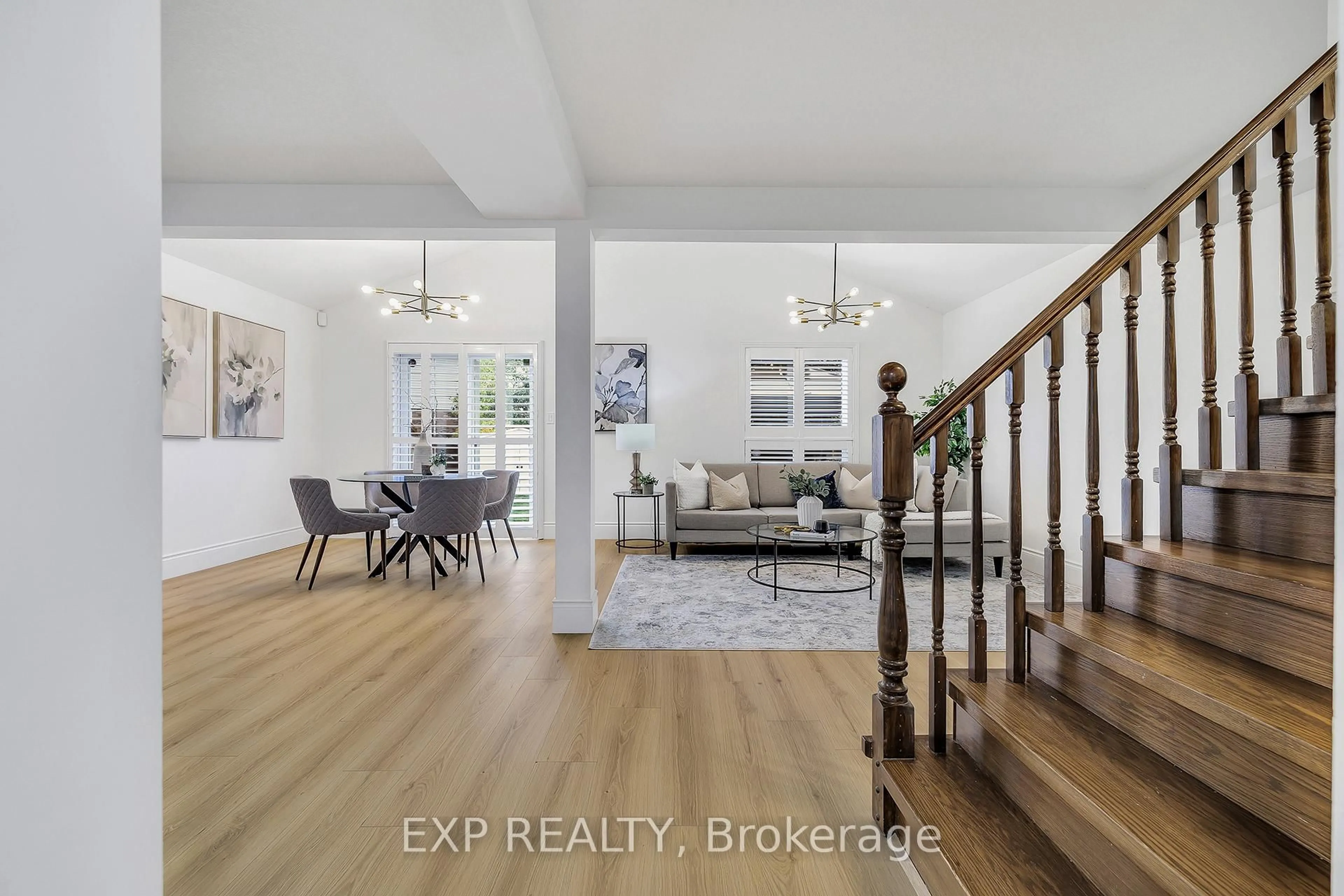 Indoor entryway for 96 Marl Meadow Dr, Kitchener Ontario N2R 1L4