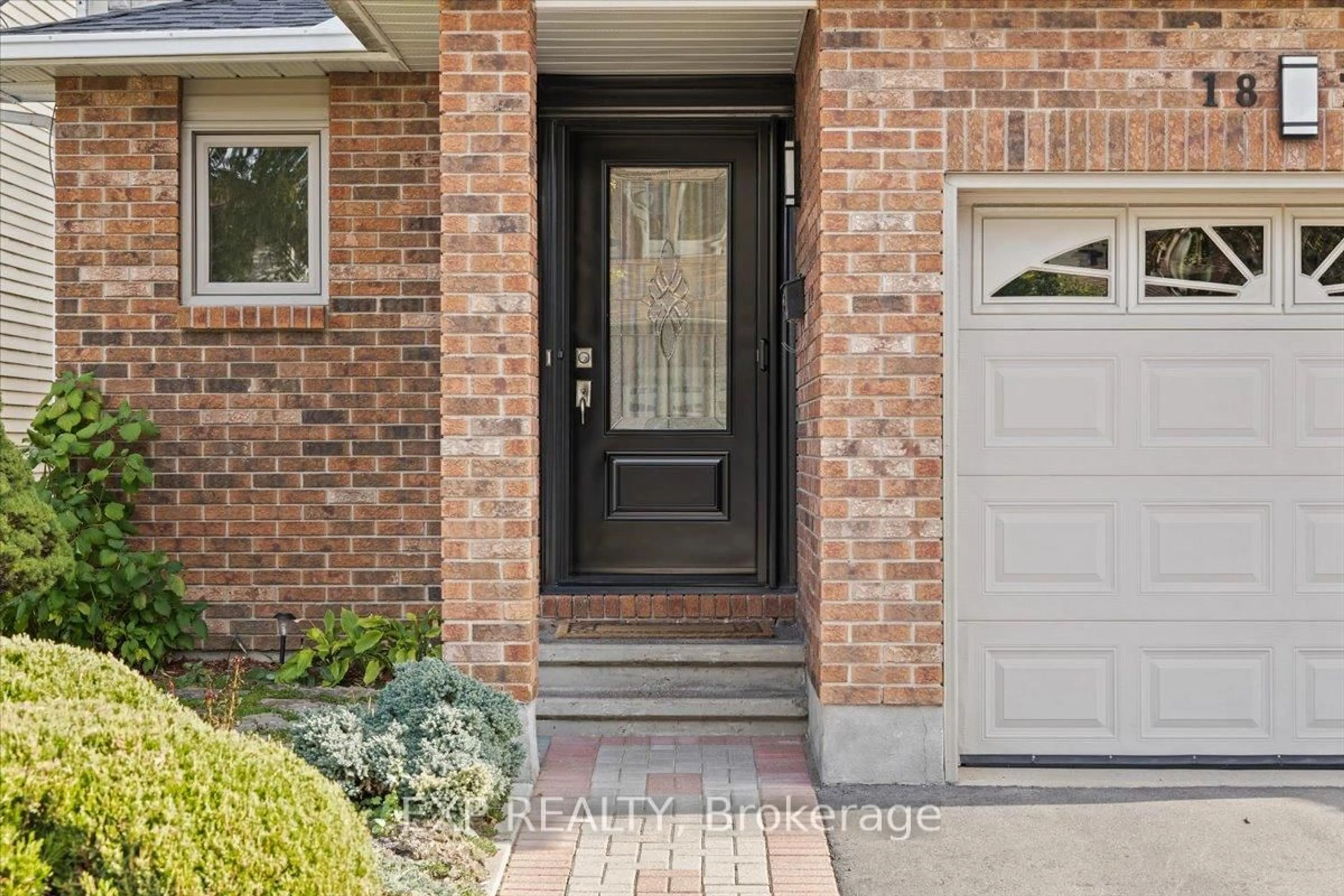 Indoor entryway for 1871 Markwell Cres, Orleans Ontario K1C 5H7