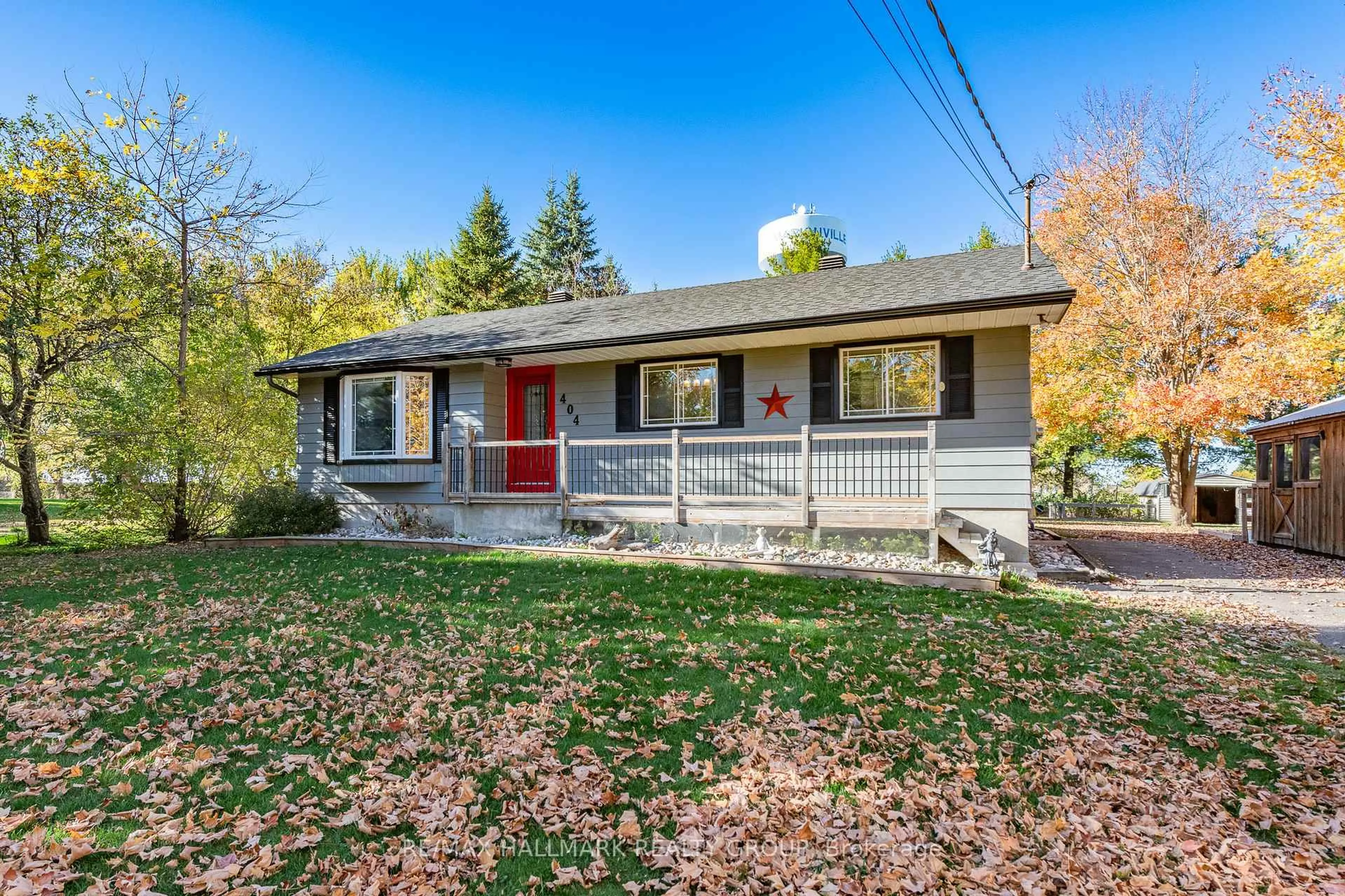 Home with vinyl exterior material, street for 404 Bouchard St, Russell Ontario K4R 1E5