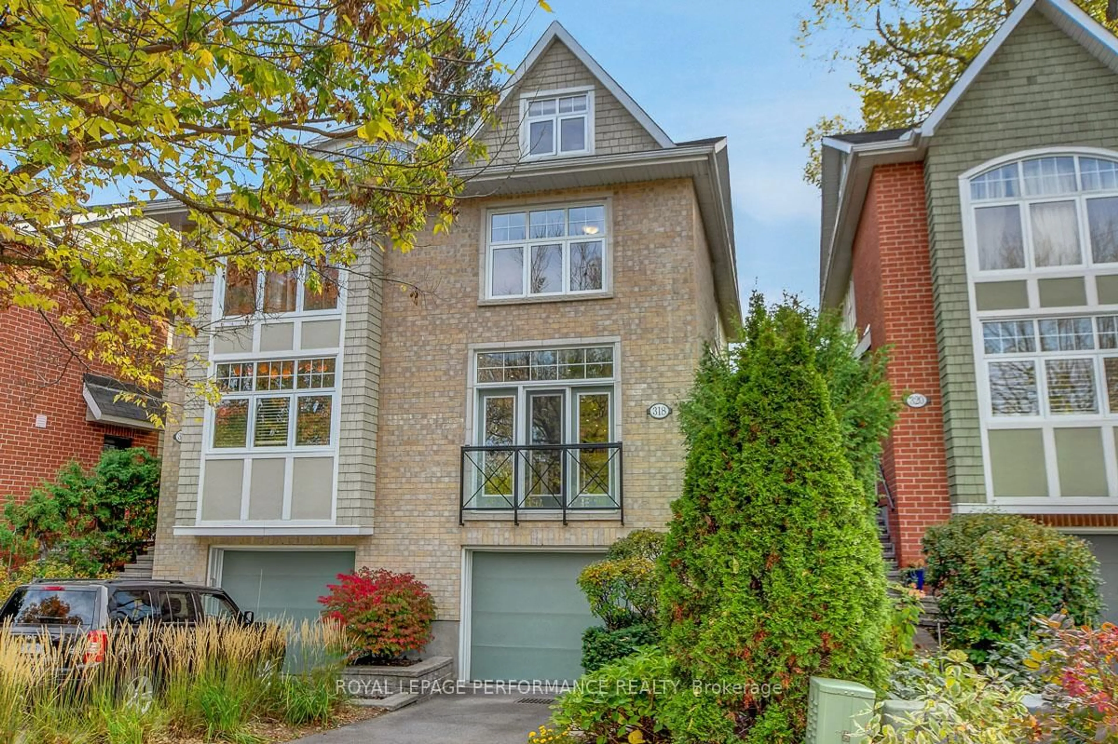 Home with brick exterior material, street for 318 Iona St, Ottawa Ontario K1Z 7B9