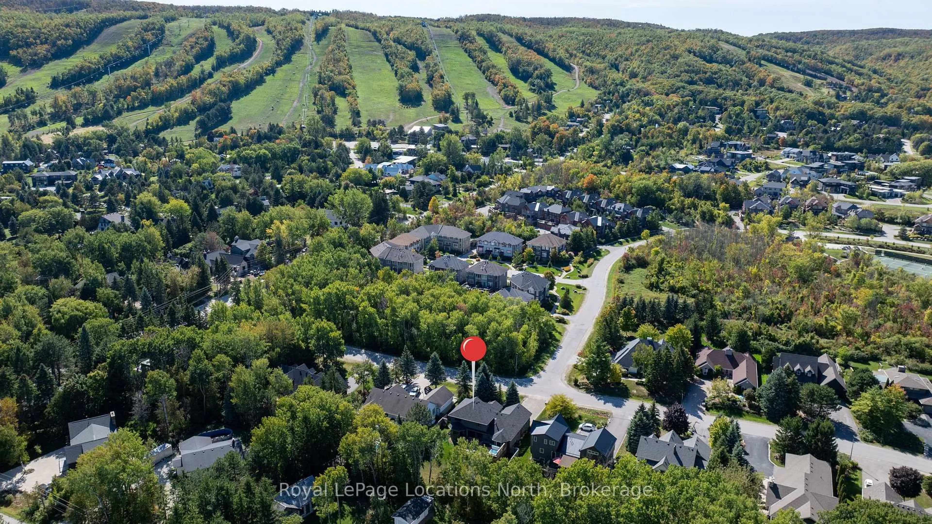 A pic from outside/outdoor area/front of a property/back of a property/a pic from drone, mountain view for 113 Aspen Way, Blue Mountains Ontario L9Y 0S8