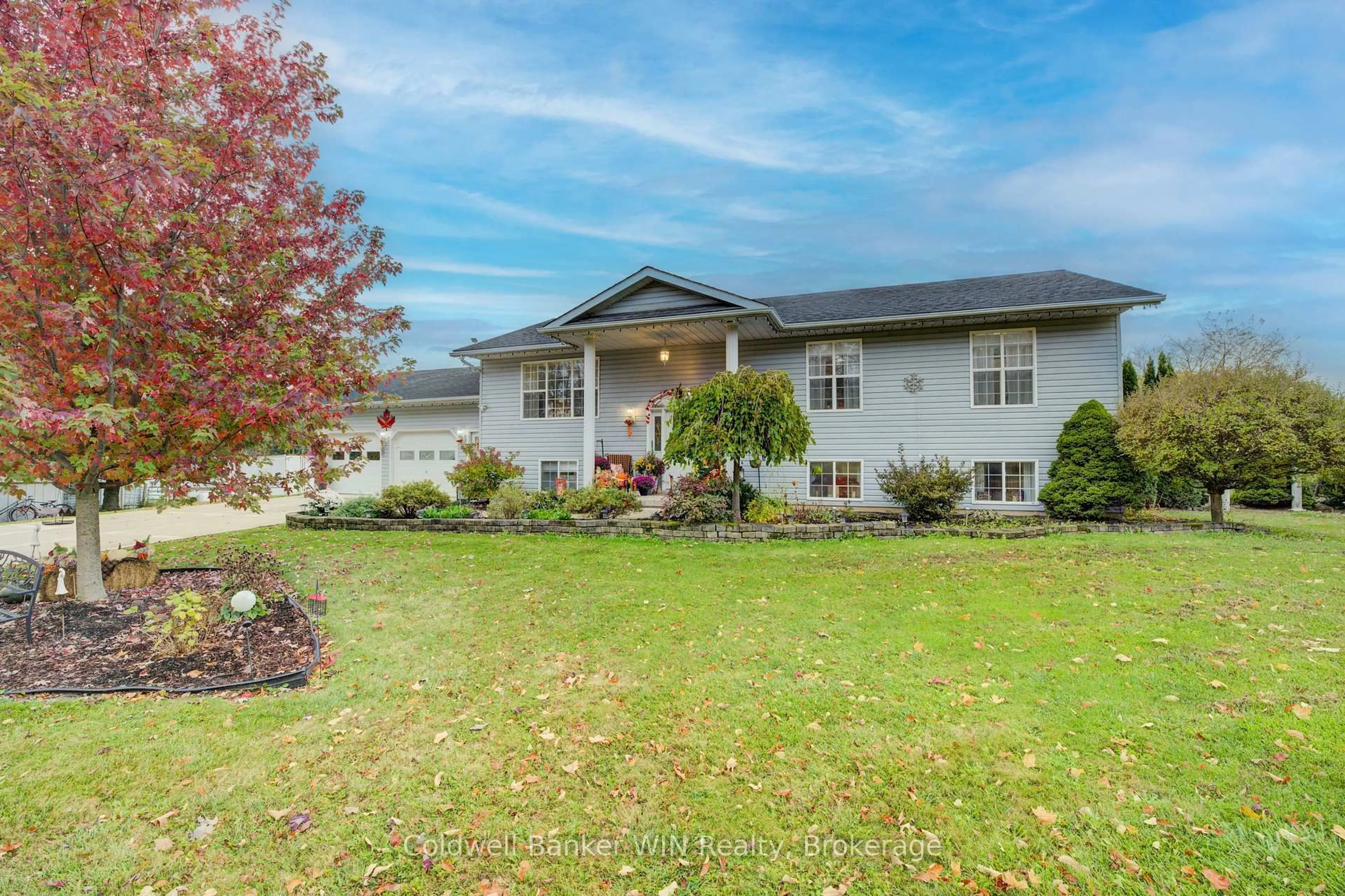 Home with vinyl exterior material, unknown for 083768 SOUTHGATE RD 8, Southgate Ontario N0G 2L0