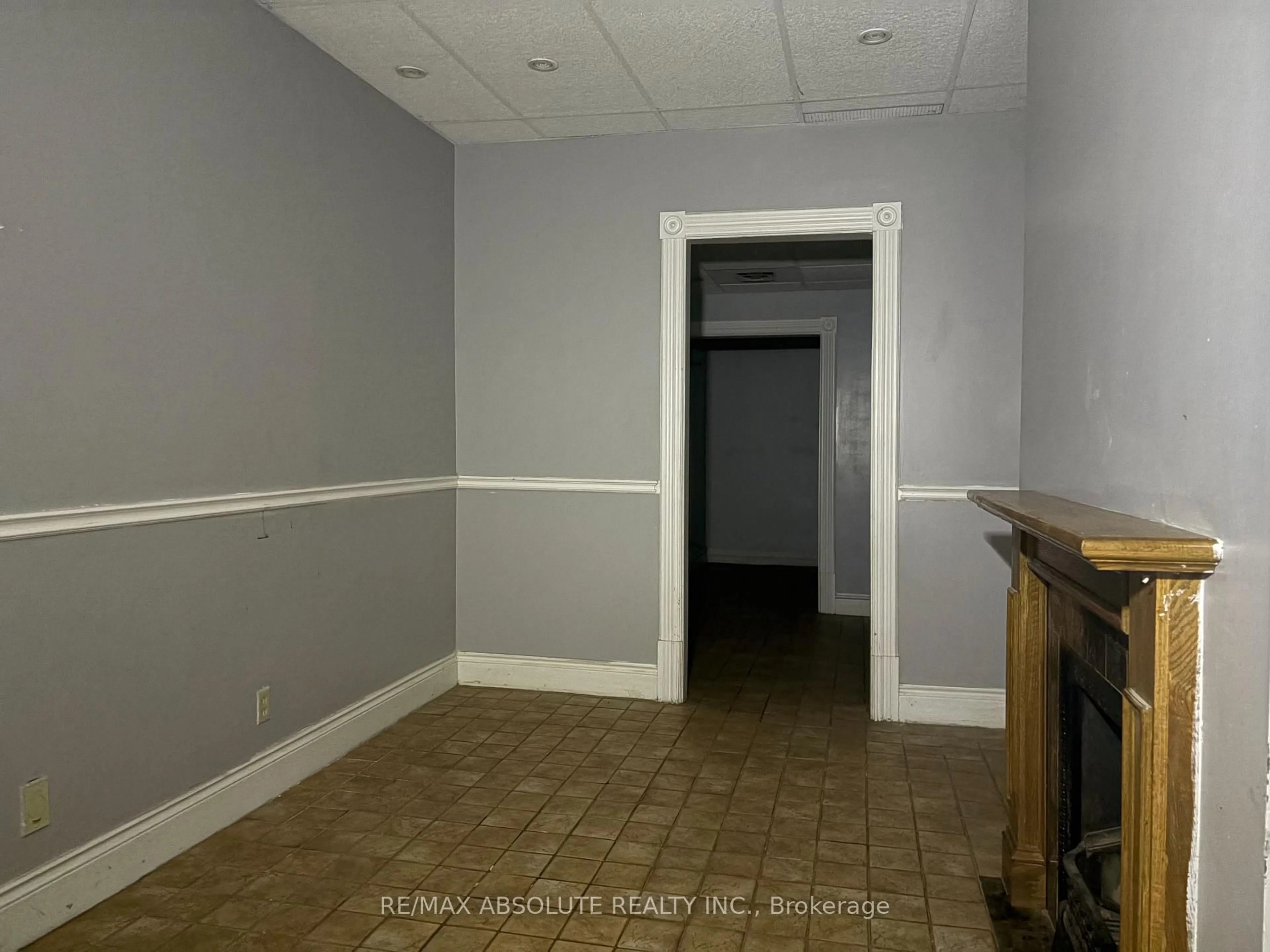 A pic of a room for 312 Daly Ave, Ottawa Ontario K1N 6G7