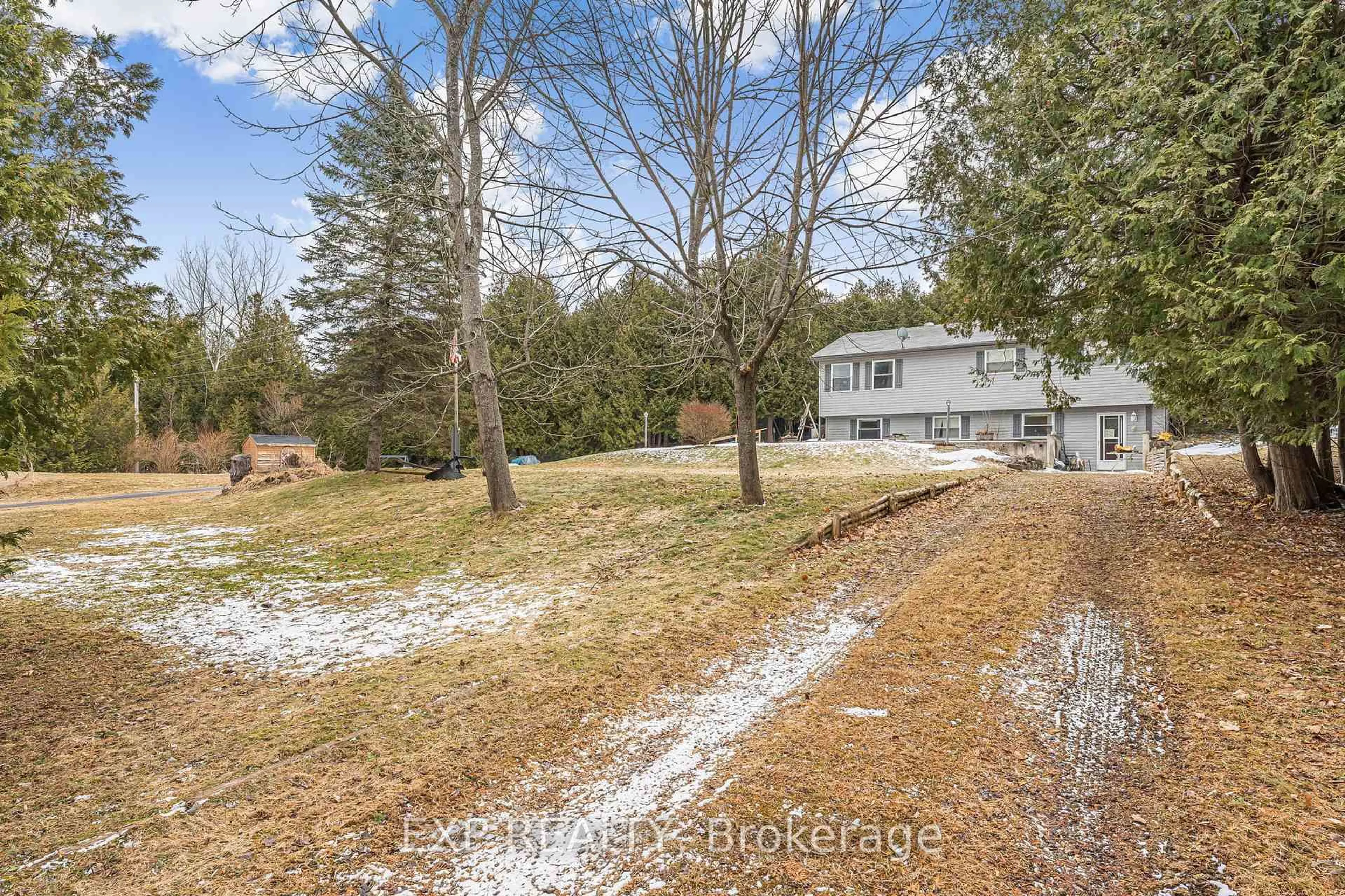 A pic from outside/outdoor area/front of a property/back of a property/a pic from drone, unknown for 588458 County Rd 17 Rd, Mulmur Ontario L9V 0S8