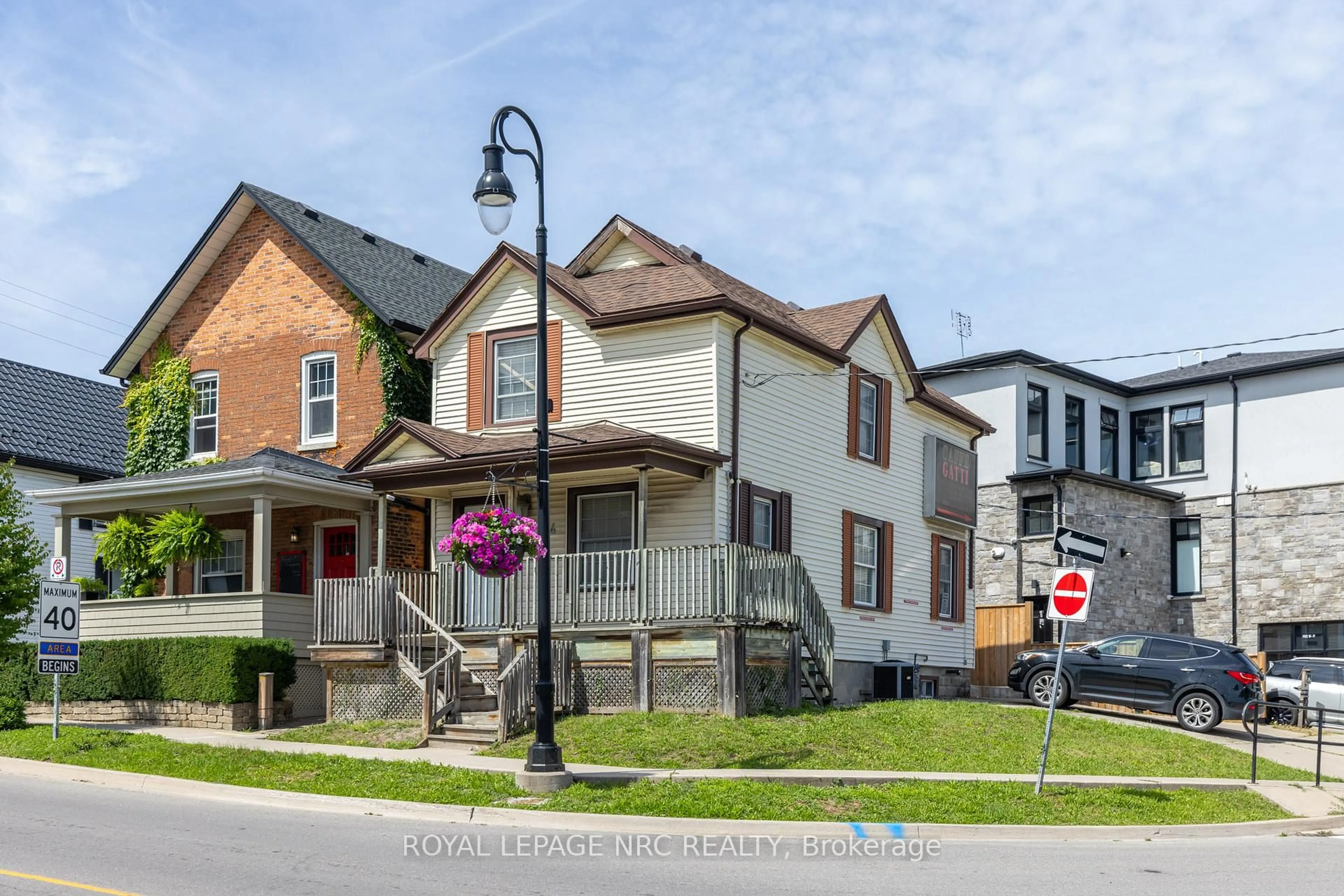 Home with brick exterior material, street for 44 Carlisle St, St. Catharines Ontario L2R 4H4