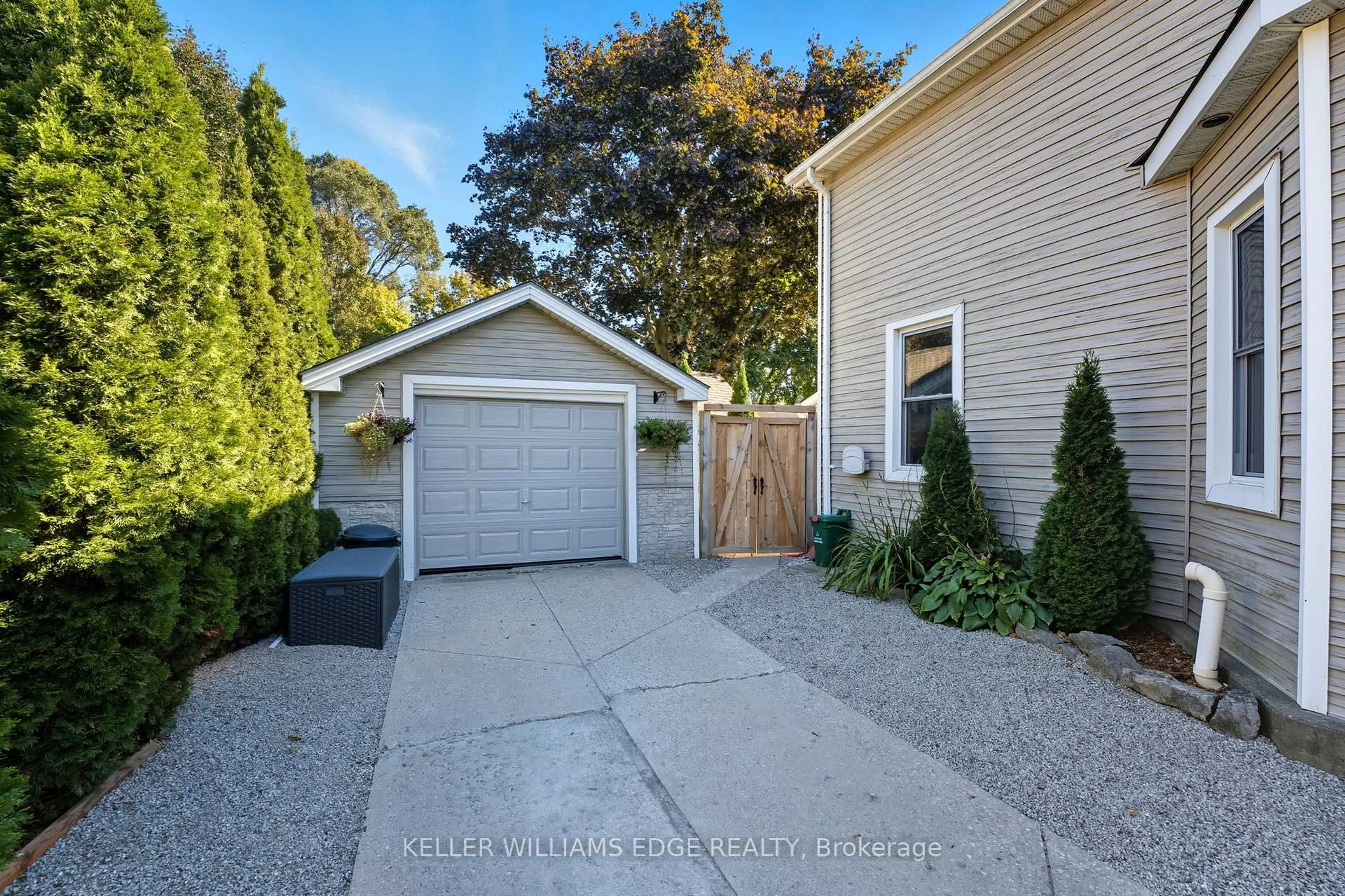 Unknown for 28 Mount Pleasant St, Brantford Ontario N3T 1S6