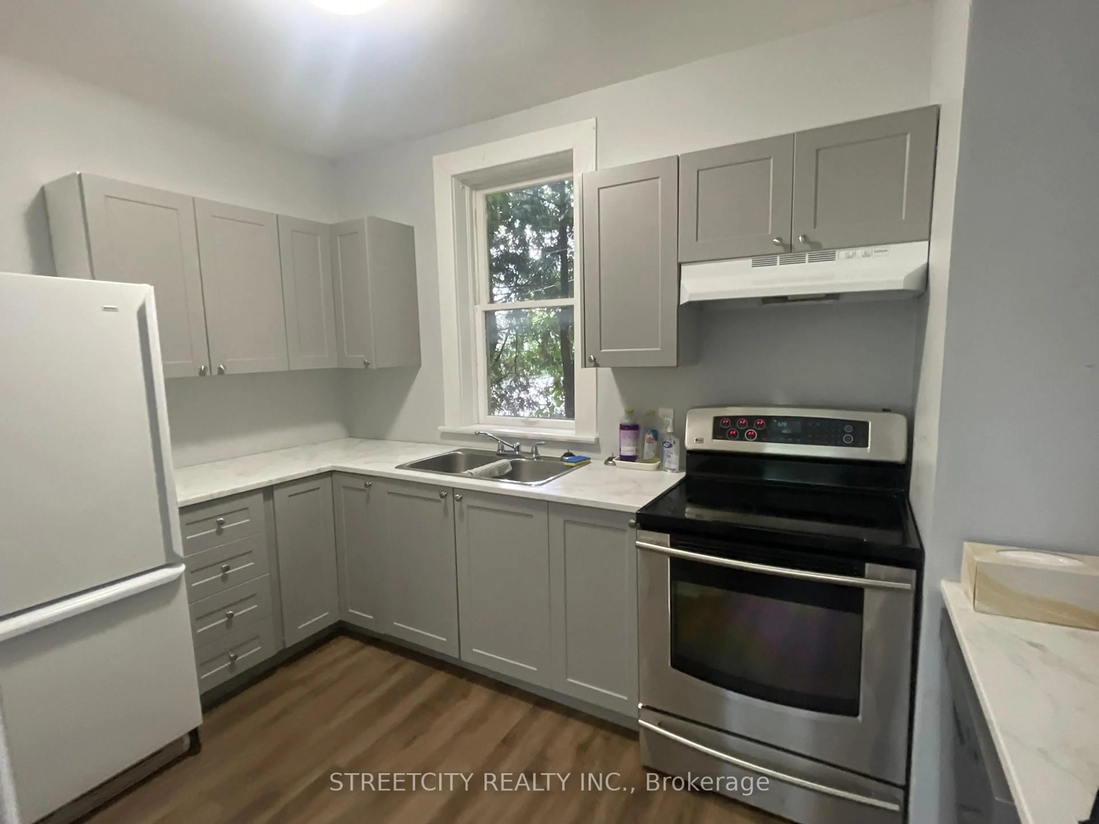 Standard kitchen, unknown for 360 Princess Ave, London East Ontario N6B 2A8