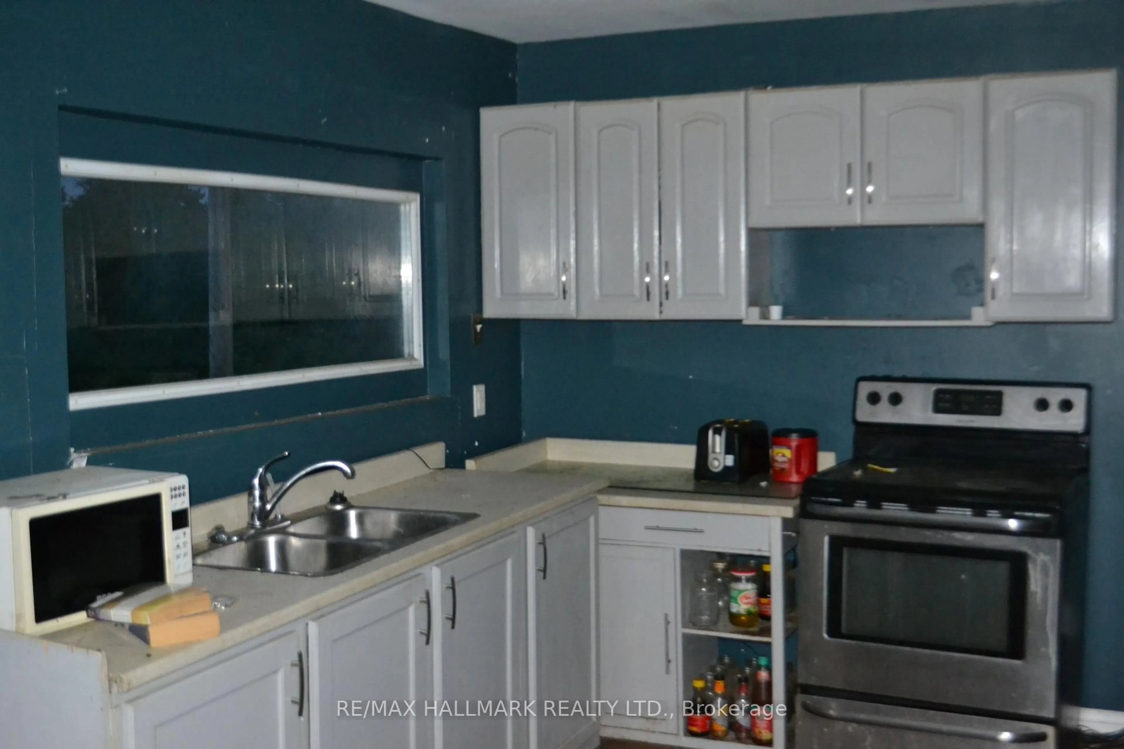 Standard kitchen, ceramic/tile floor for 2269 Henderson Rd, Barry's Bay Ontario K0K 1B0