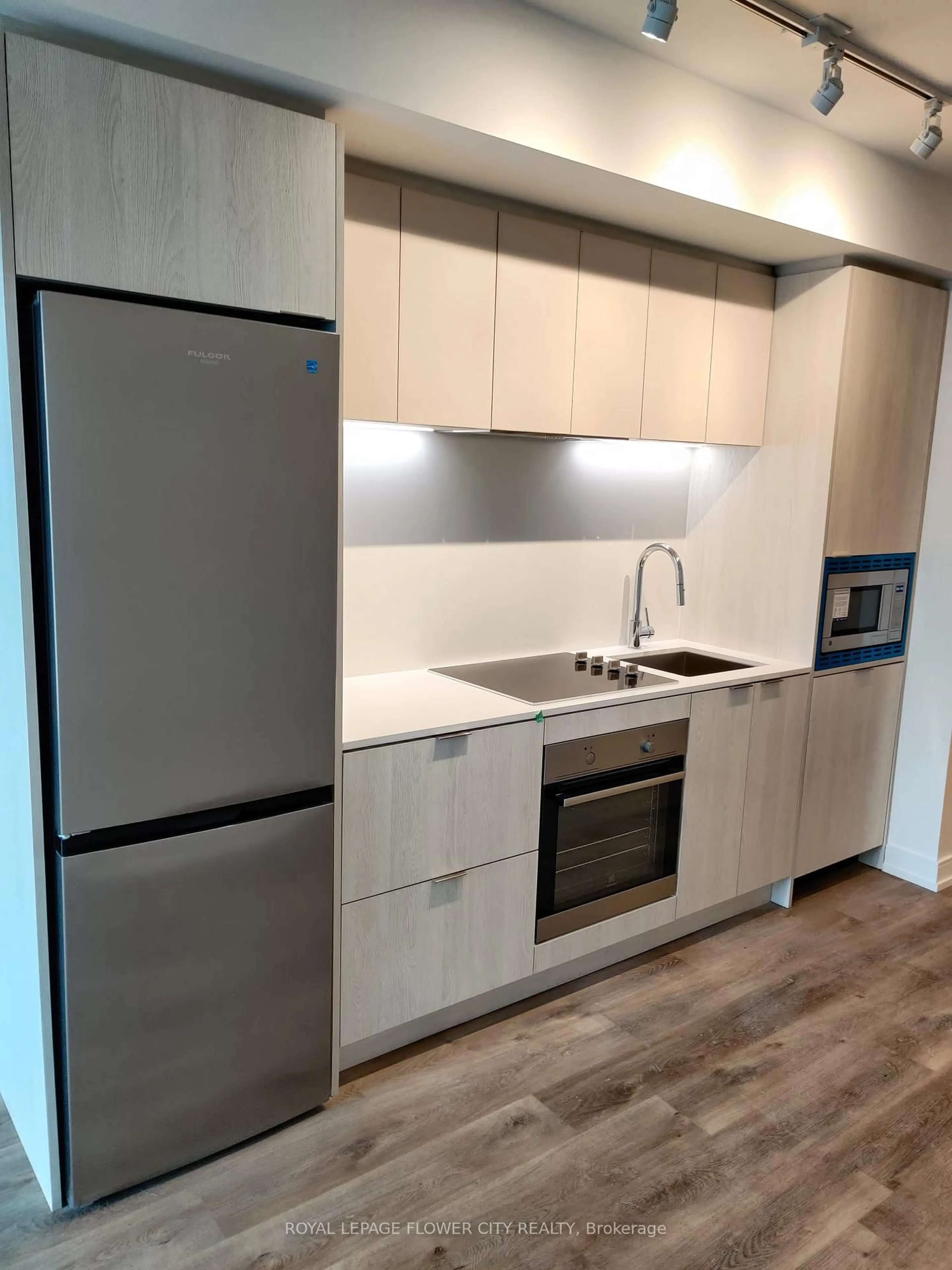 Standard kitchen, wood/laminate floor for 1 Jarvis St #311, Hamilton Ontario L8R 0A8