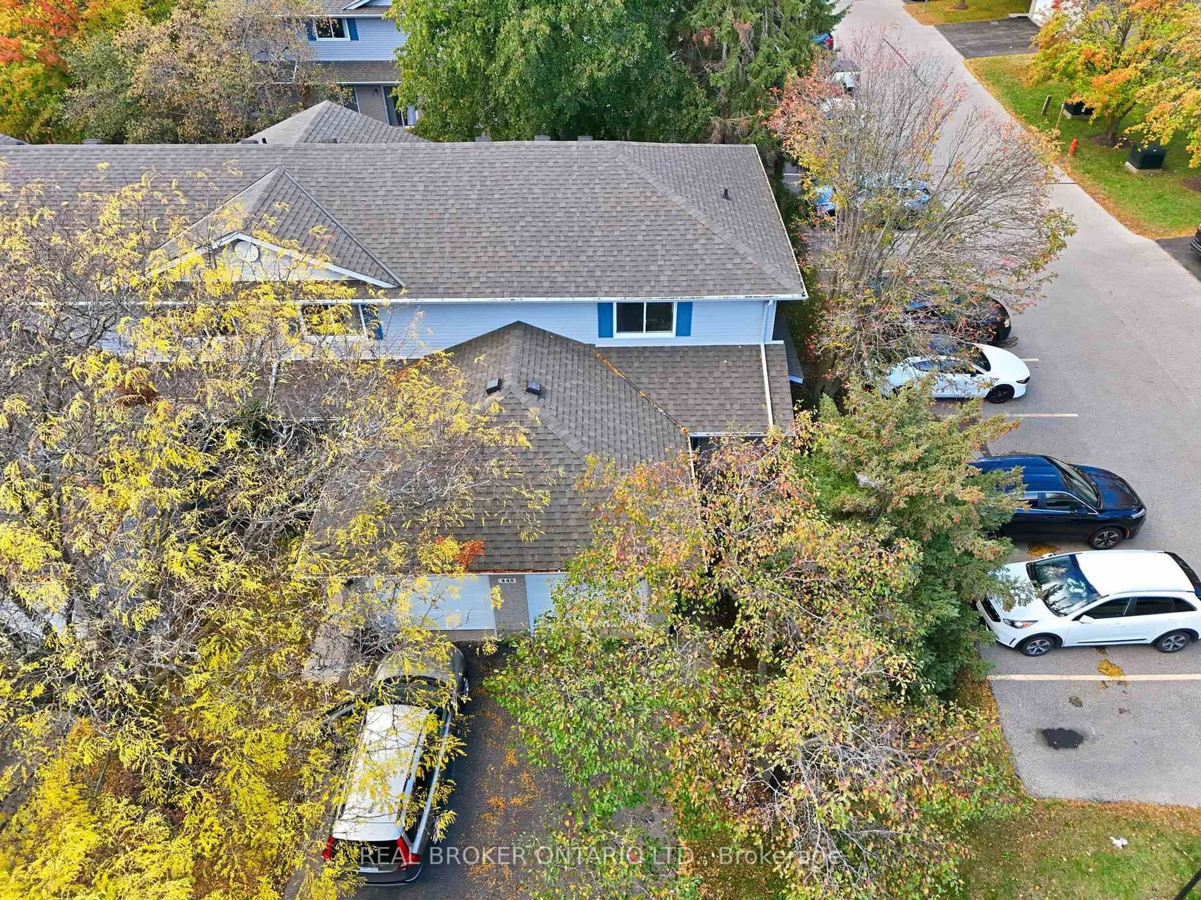 A pic from outside/outdoor area/front of a property/back of a property/a pic from drone, street for 445 Kingscourt Dr #6, Waterloo Ontario N2K 3R4