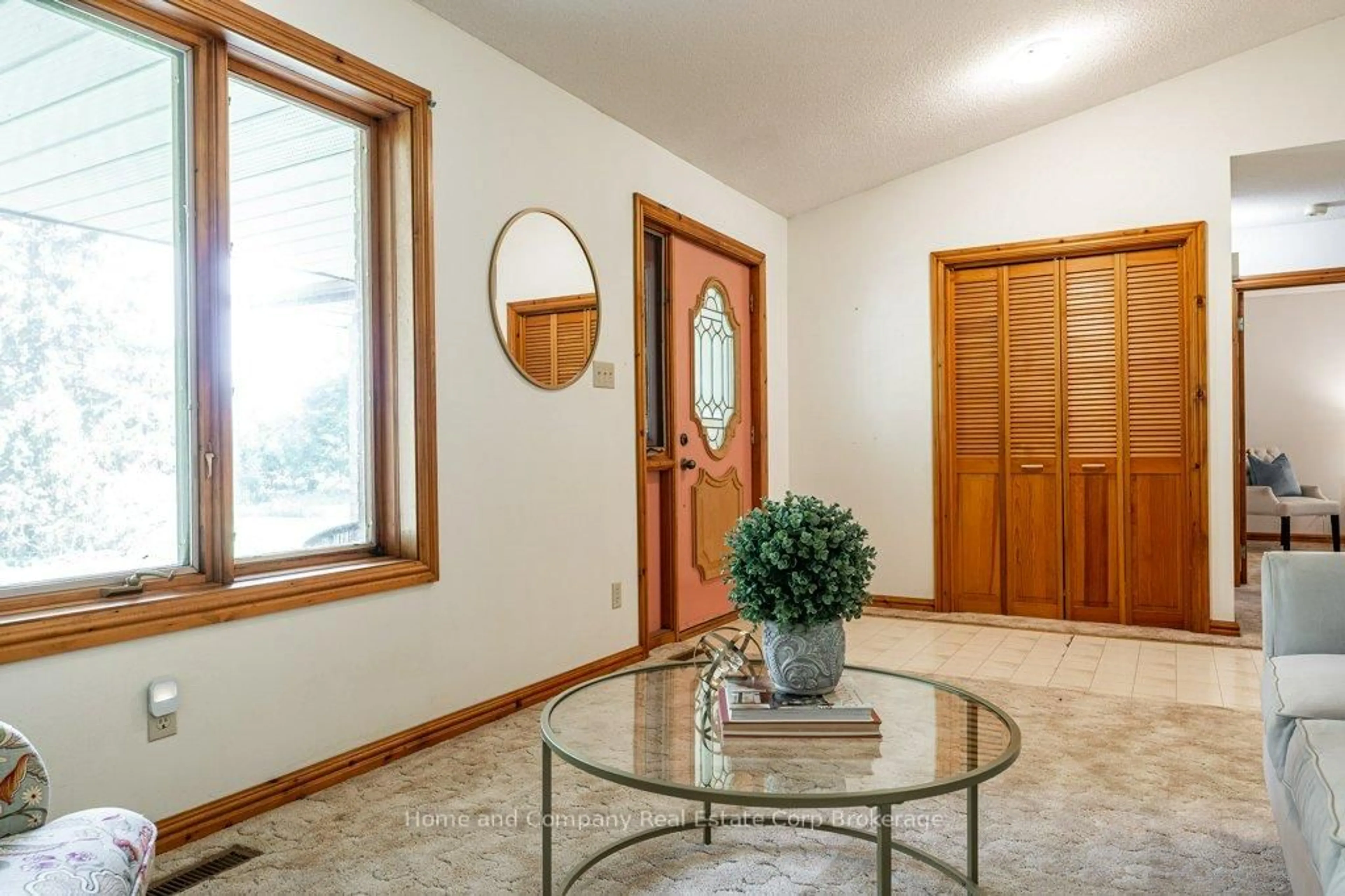 Indoor entryway for 2857 Forest Rd, Perth East Ontario N5A 6S5