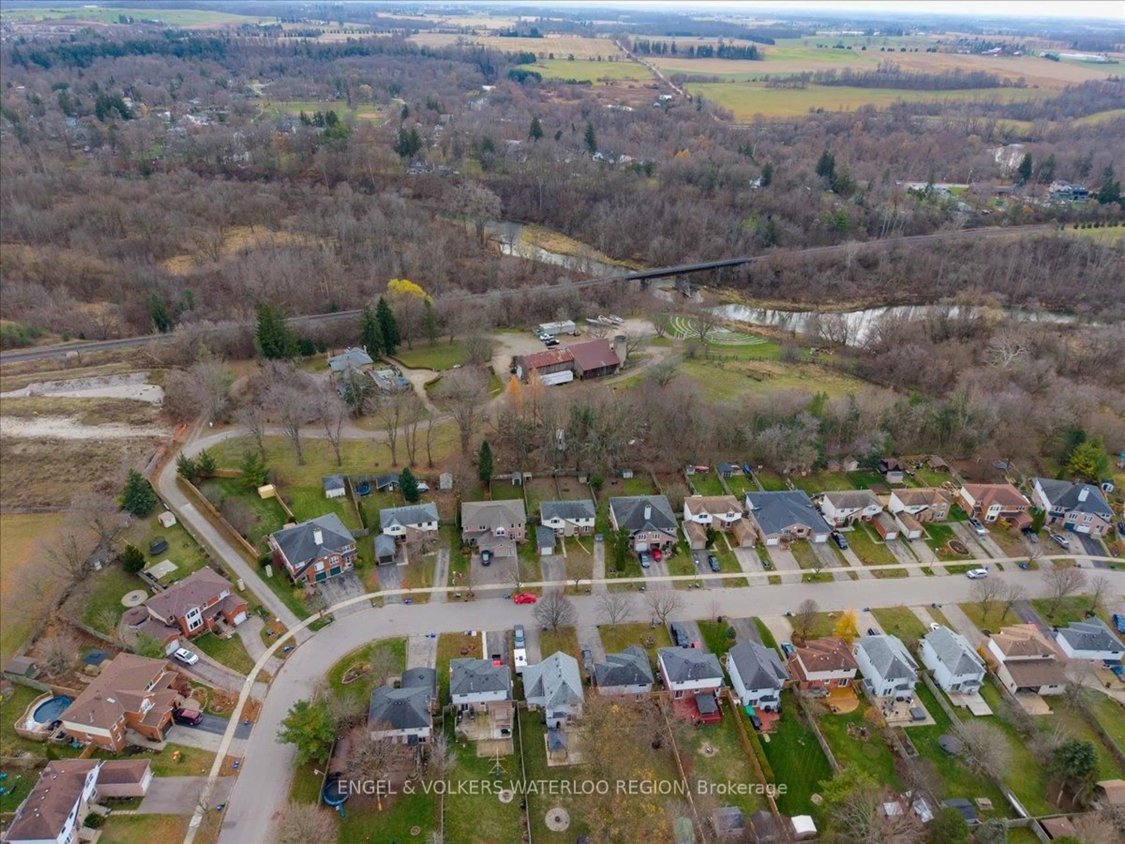 A pic from outside/outdoor area/front of a property/back of a property/a pic from drone, street for 180 Nith River Way, North Dumfries Ontario N0B 1E0