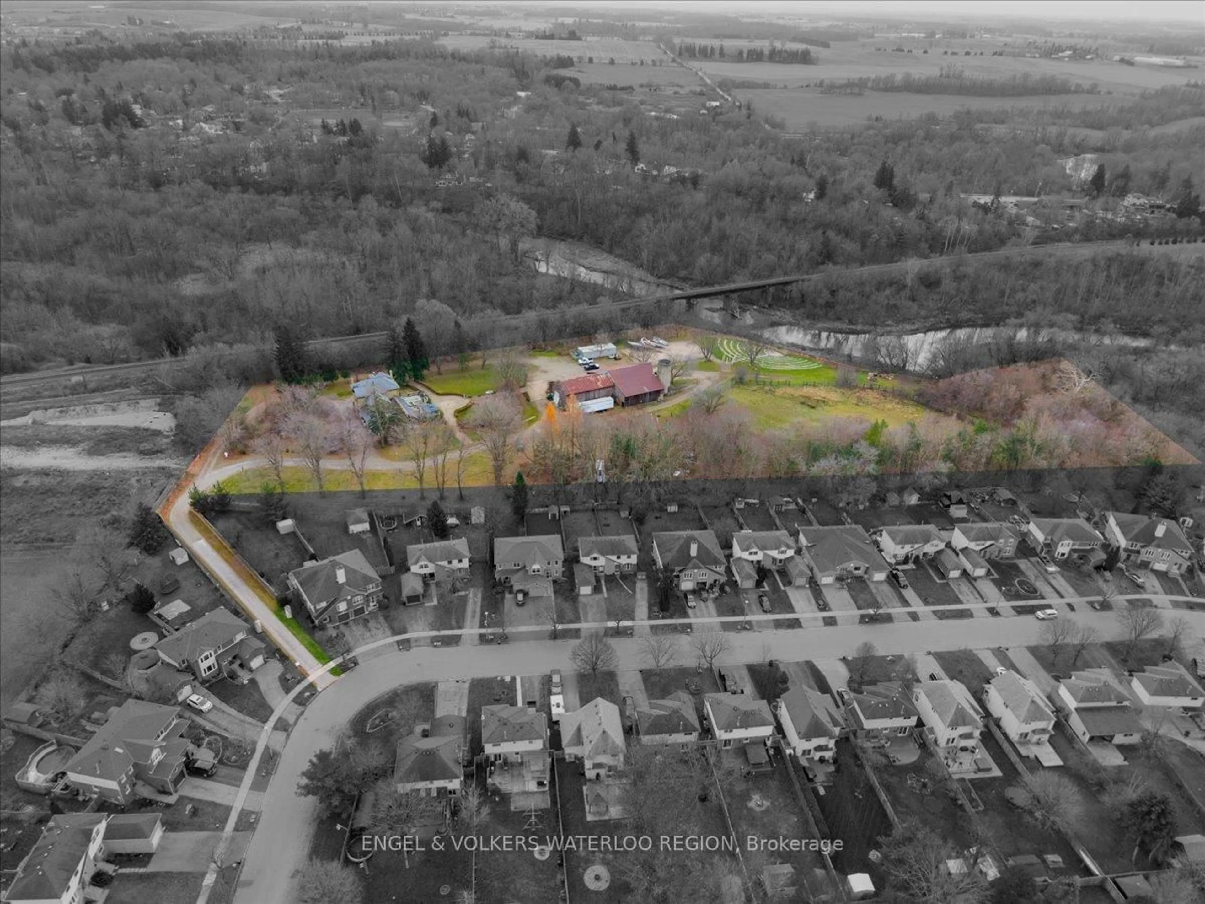 A pic from outside/outdoor area/front of a property/back of a property/a pic from drone, street for 180 Nith River Way, North Dumfries Ontario N0B 1E0