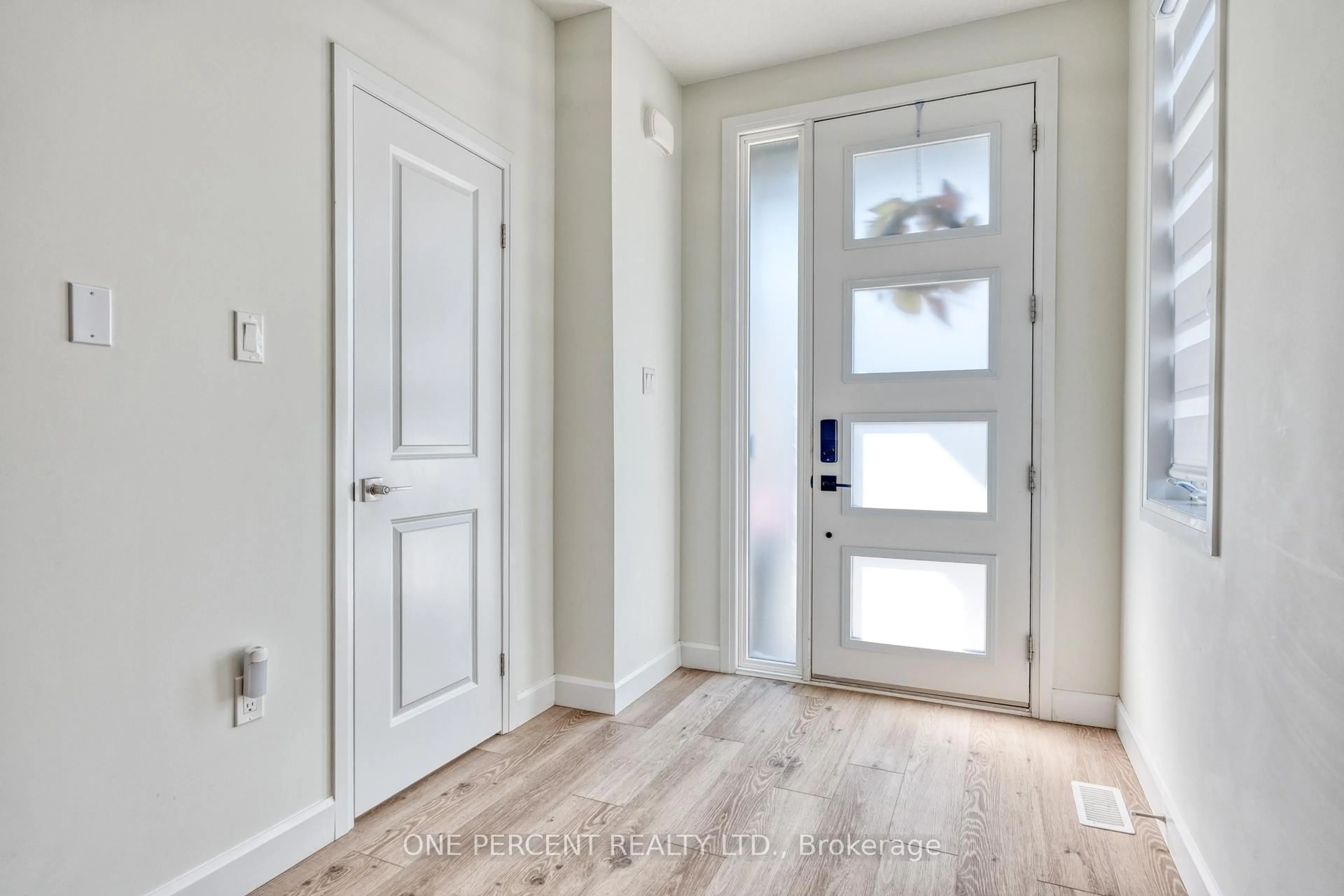Indoor entryway for 24 Southam Lane, Hamilton Ontario L9C 0E9