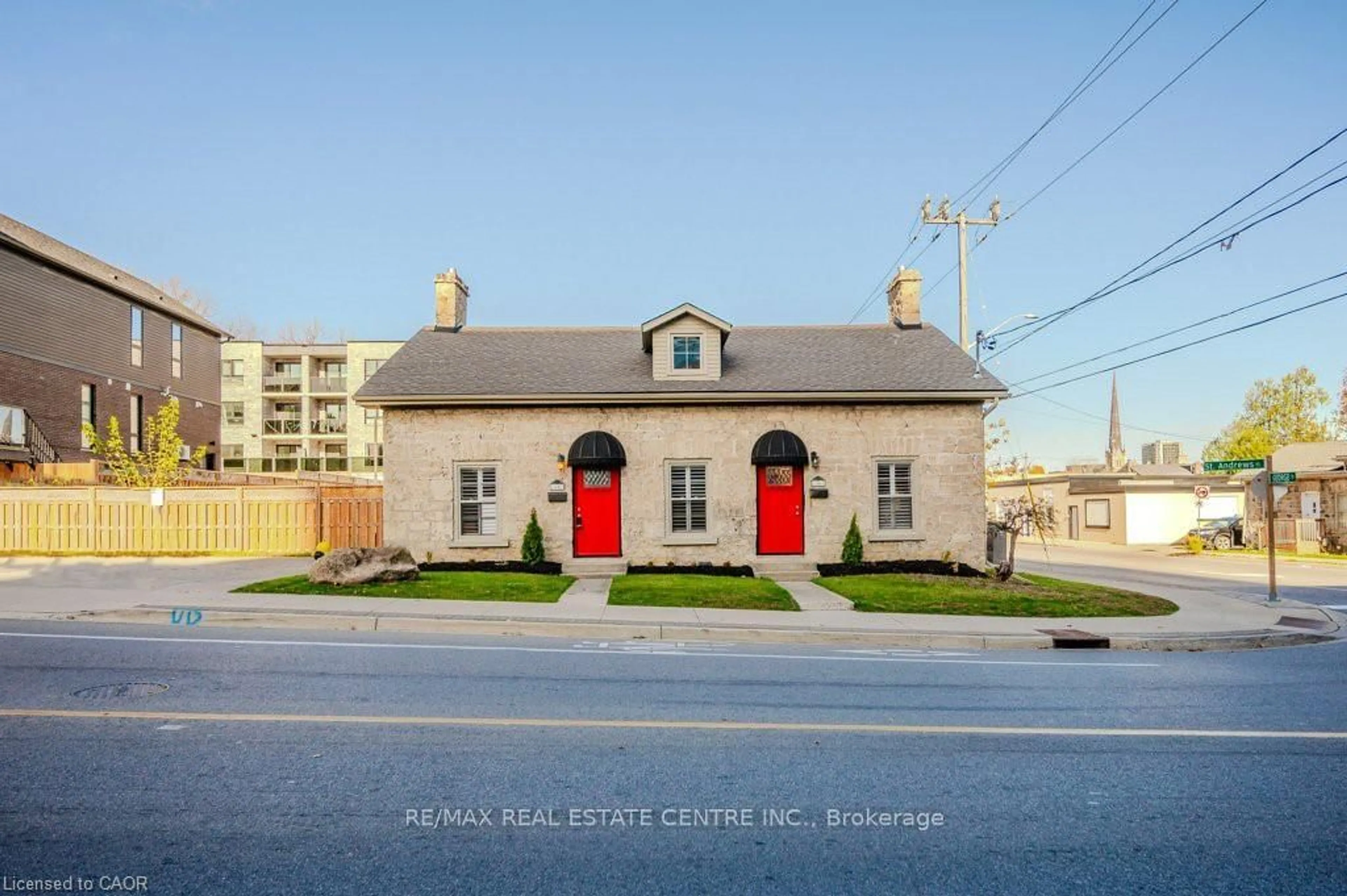 A pic from outside/outdoor area/front of a property/back of a property/a pic from drone, building for 16 - 18 St Andrews St, Cambridge Ontario N1S 1M4