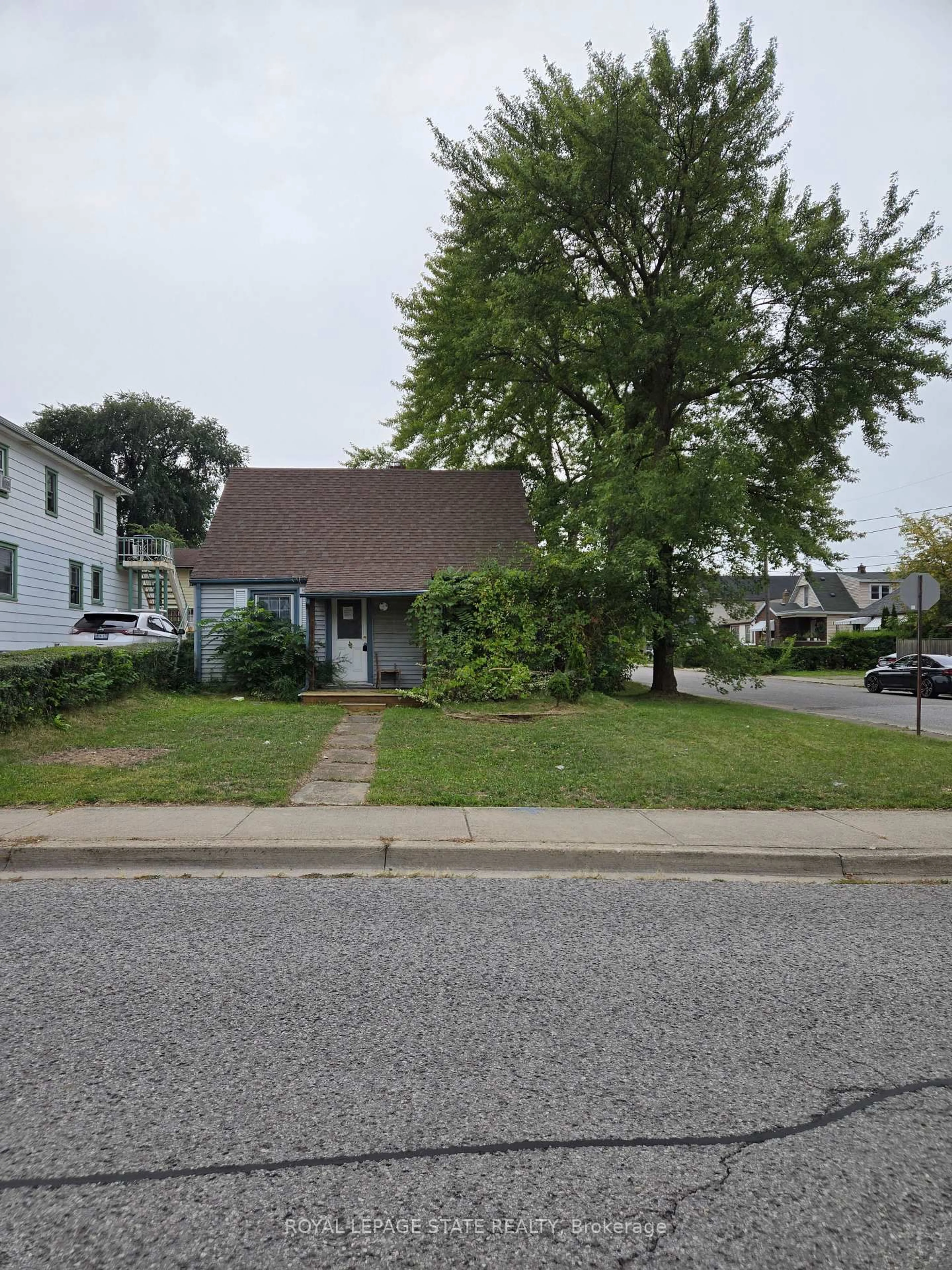 Unknown for 5406 McRae St, Niagara Falls Ontario L2E 1R4
