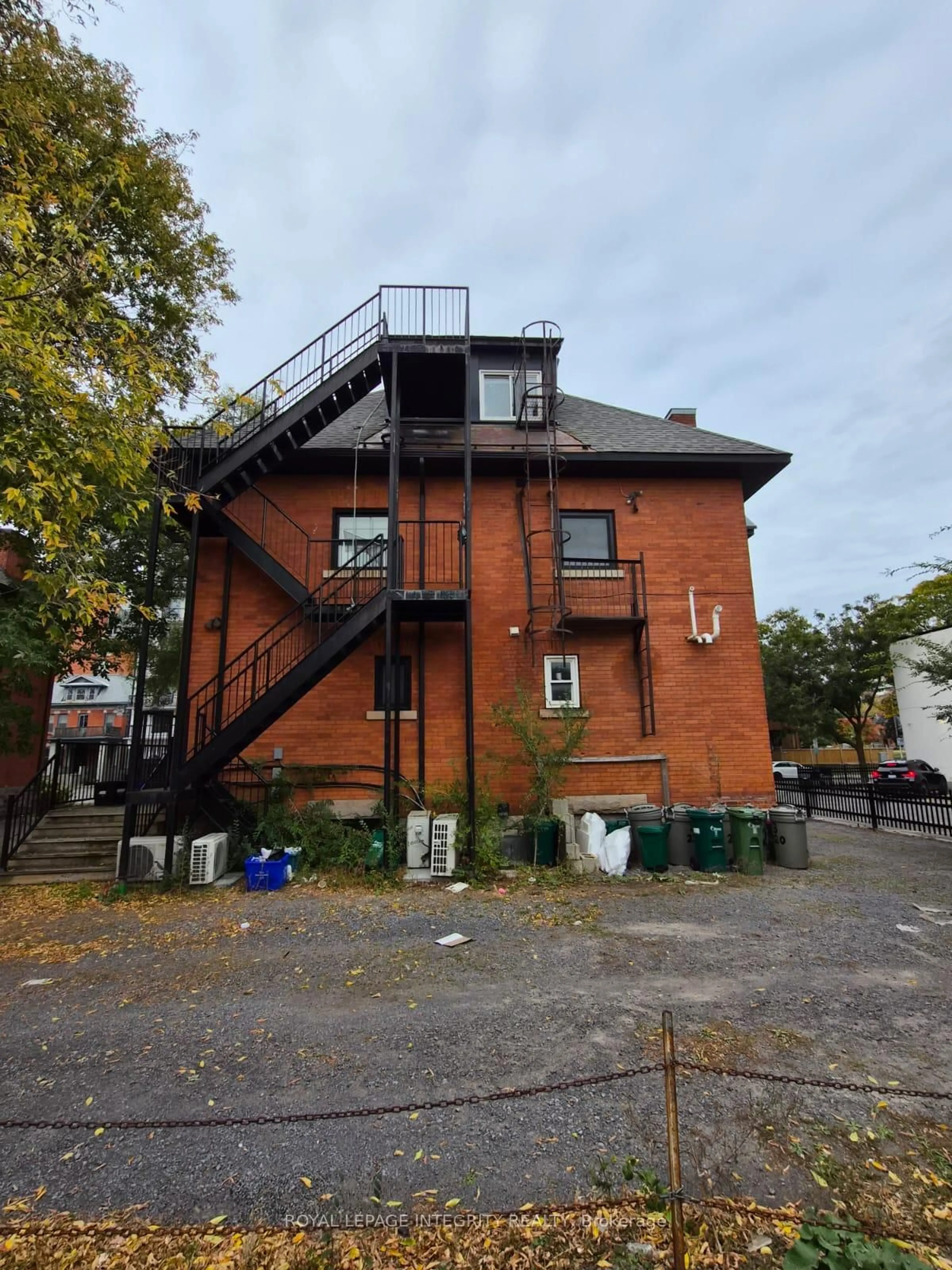 Home with brick exterior material, building for 220-222 Argyle Ave, Ottawa Ontario K2P 1B9