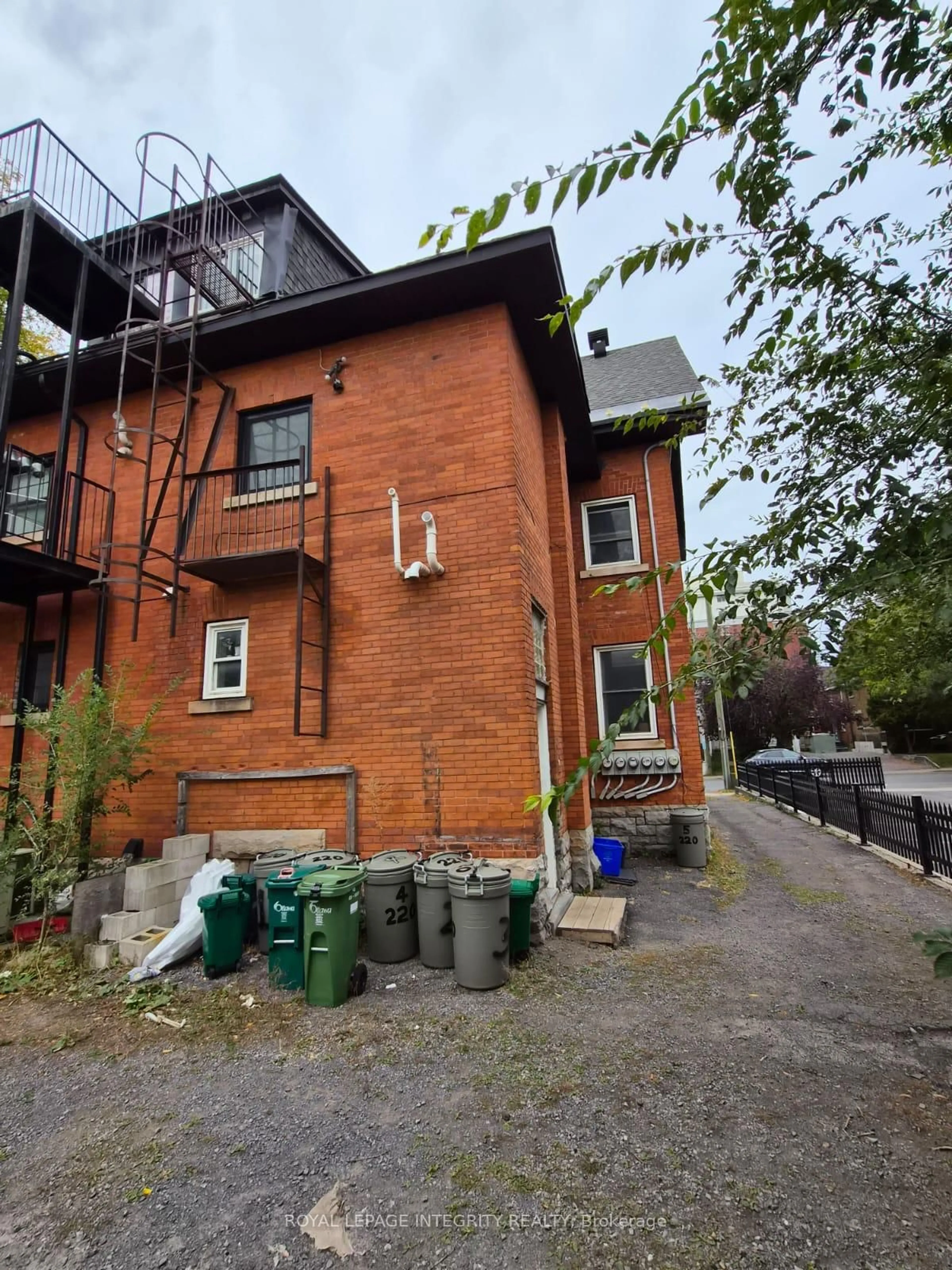 Home with brick exterior material, building for 220-222 Argyle Ave, Ottawa Ontario K2P 1B9