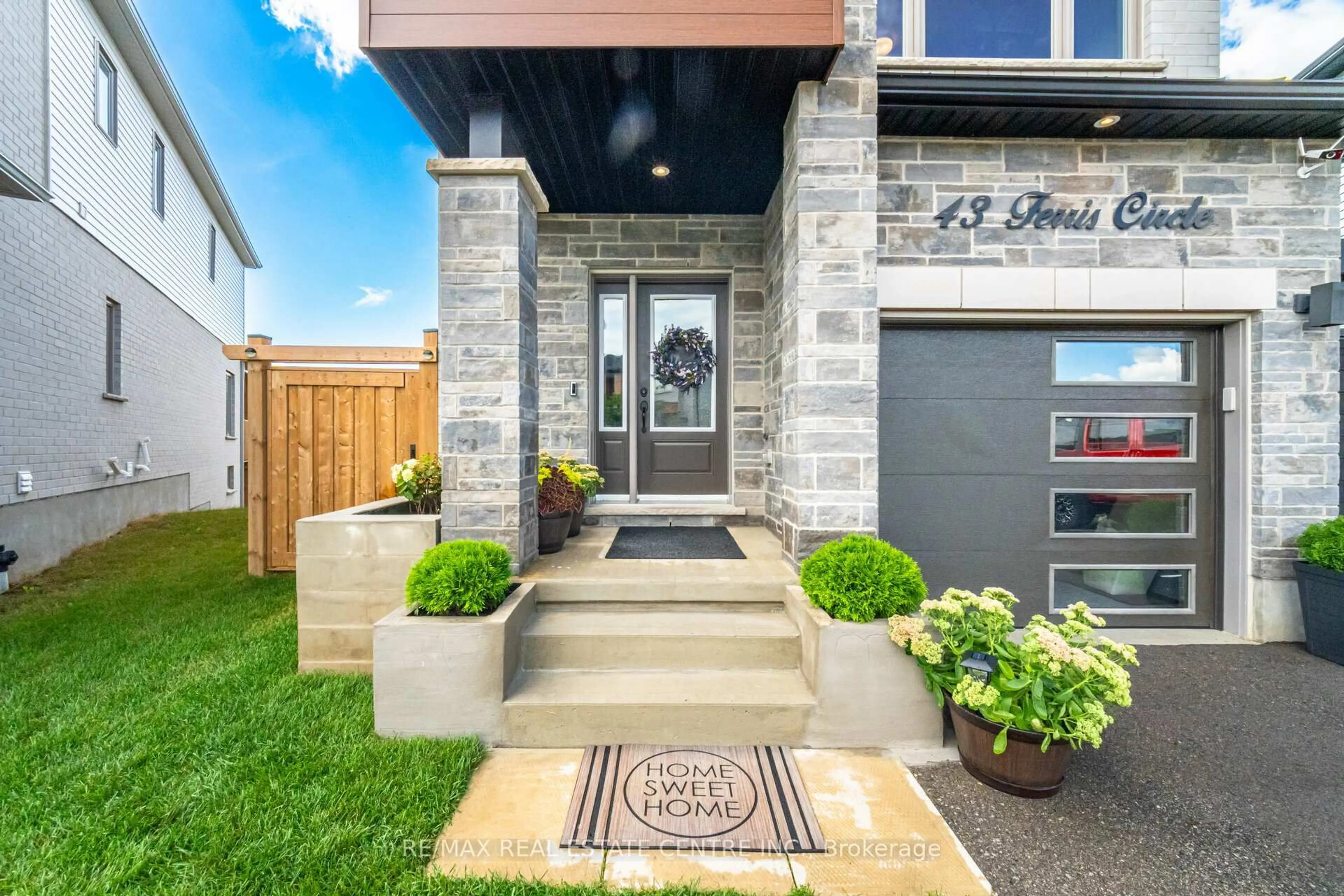 Home with brick exterior material, street for 43 Ferris Circ, Guelph Ontario N1G 0H2
