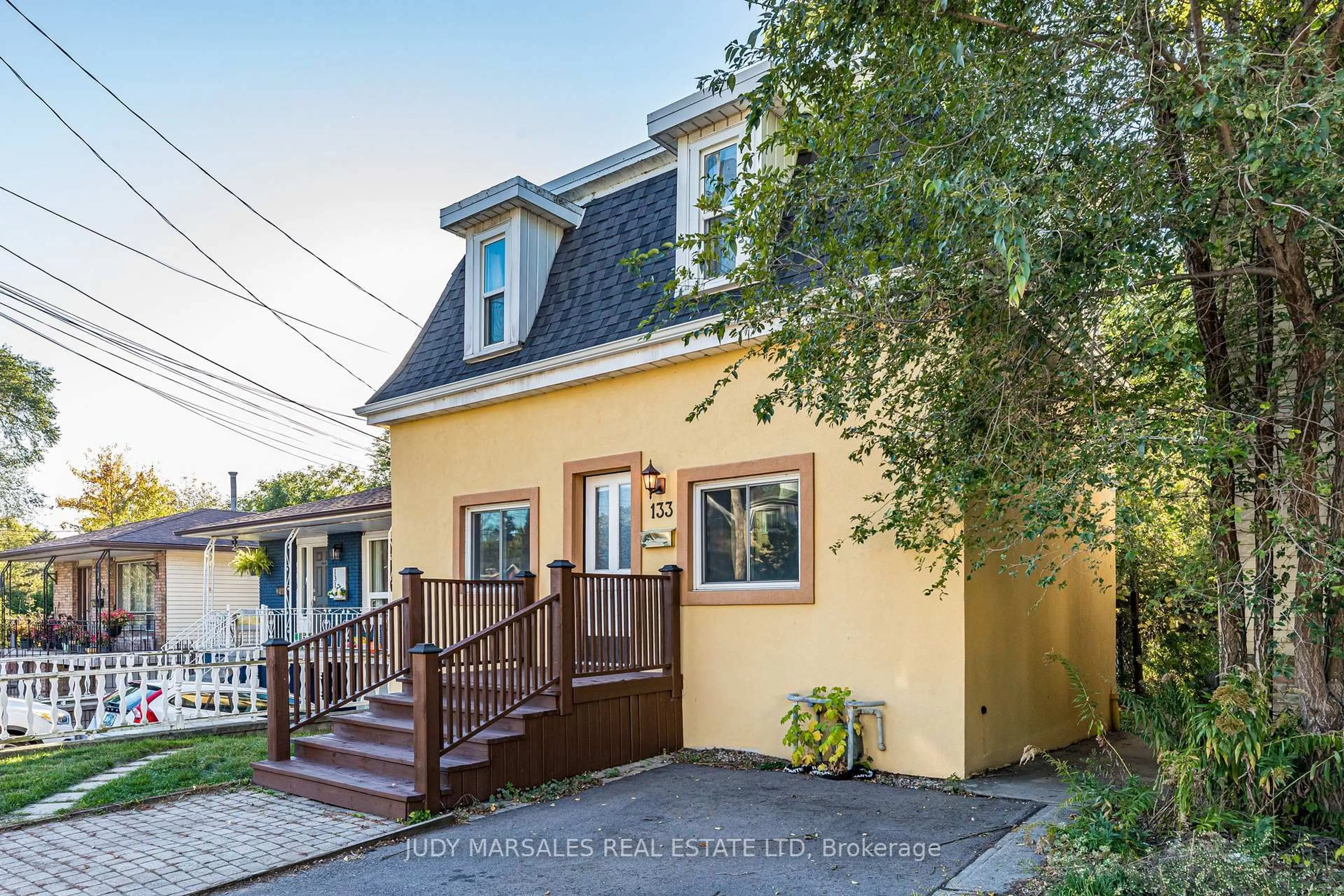 Unknown for 133 Breadalbane St, Hamilton Ontario L8R 3G7