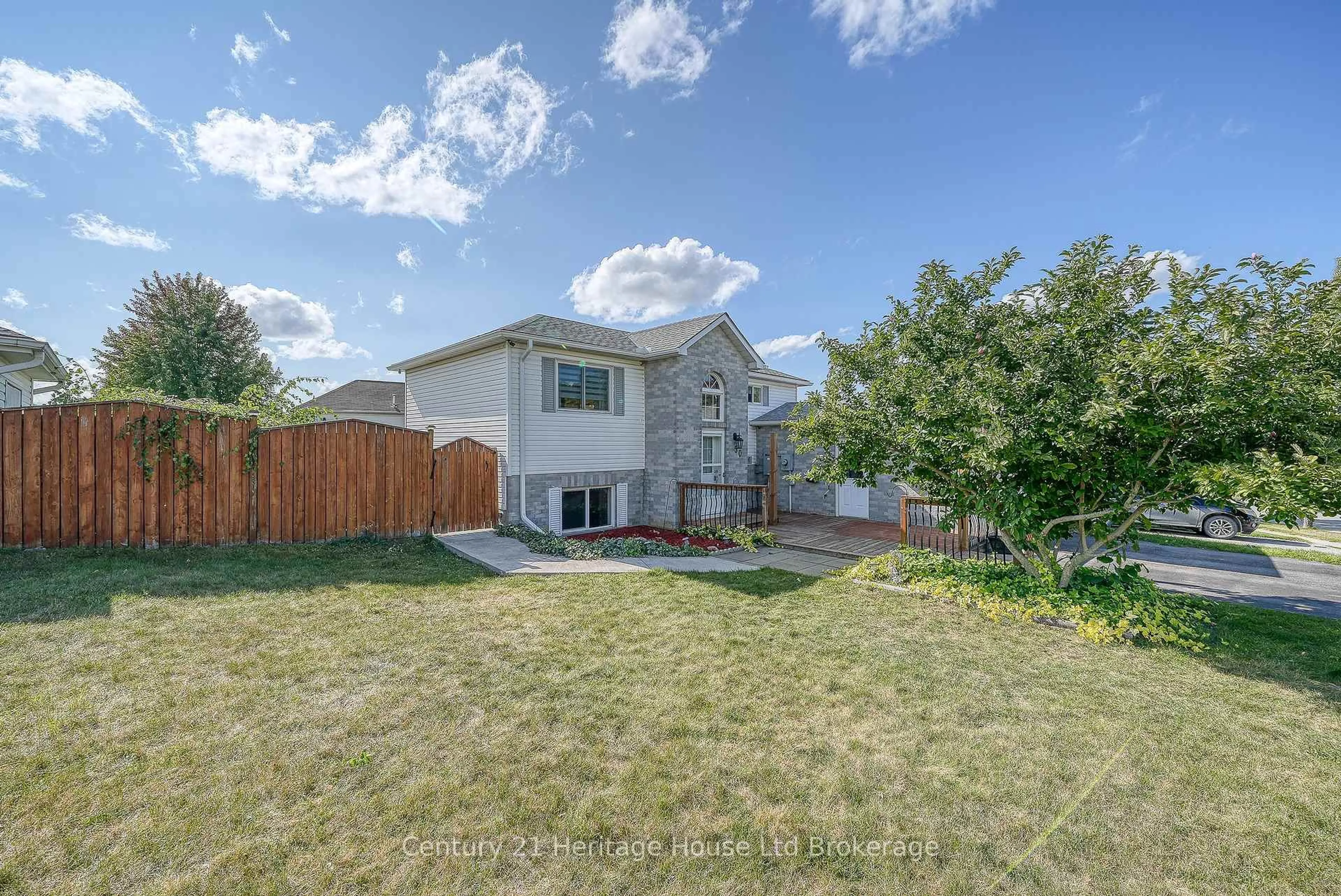 A pic from outside/outdoor area/front of a property/back of a property/a pic from drone, street for 50 Pebble Beach Crt, Woodstock Ontario N4S 8X2