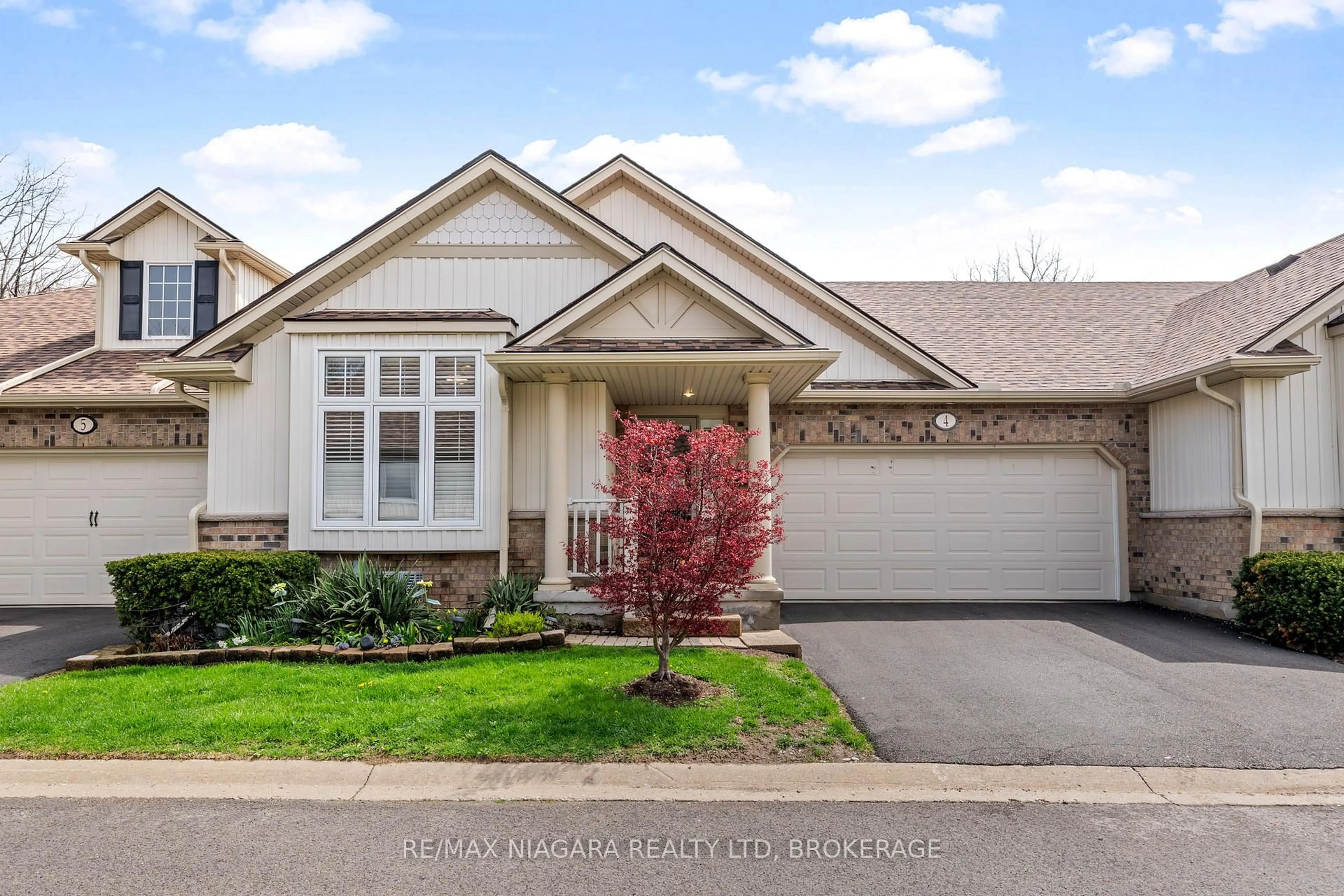 Home with vinyl exterior material, street for 3730 Disher St #4, Fort Erie Ontario L0S 1N0