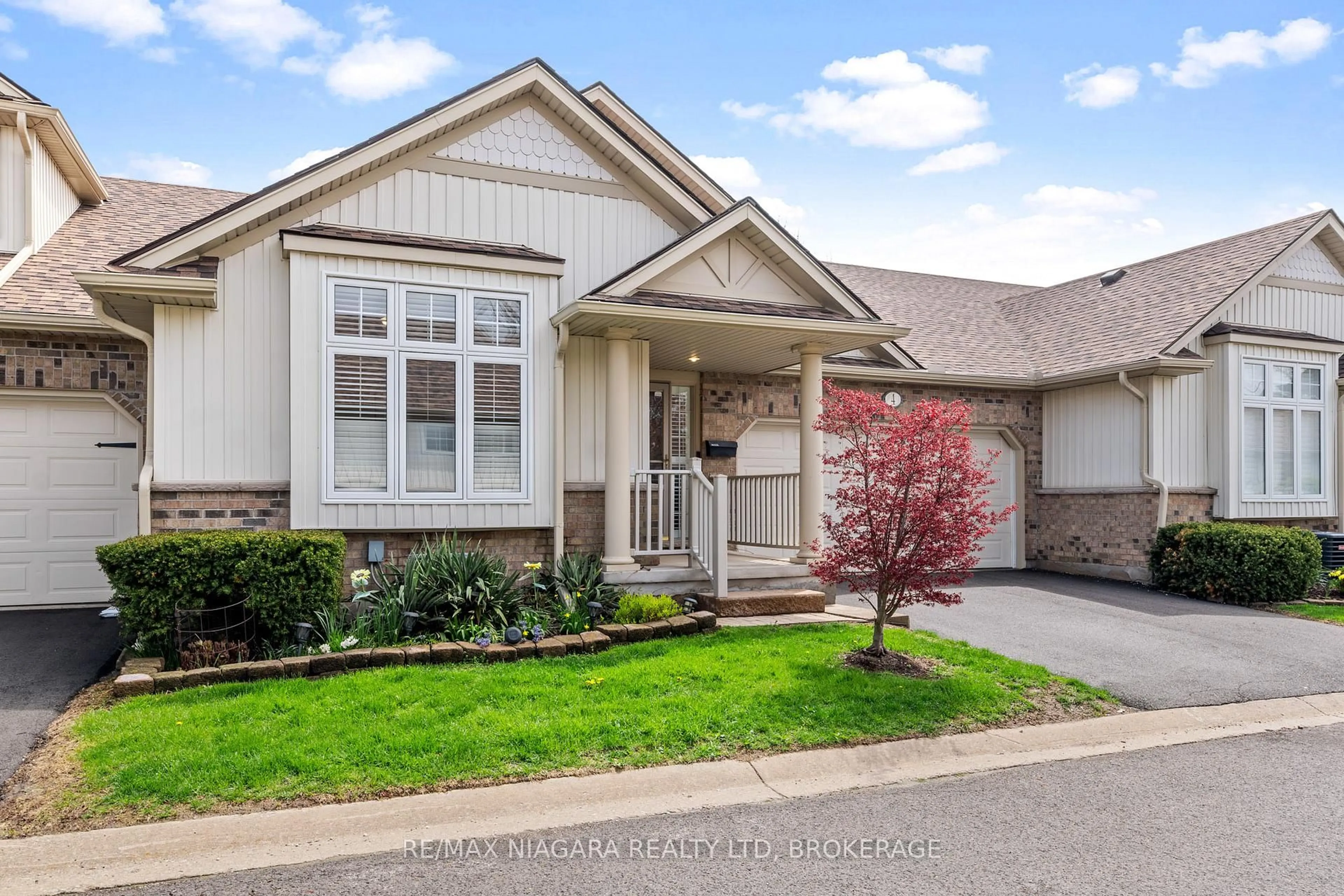 Home with vinyl exterior material, street for 3730 Disher St #4, Fort Erie Ontario L0S 1N0