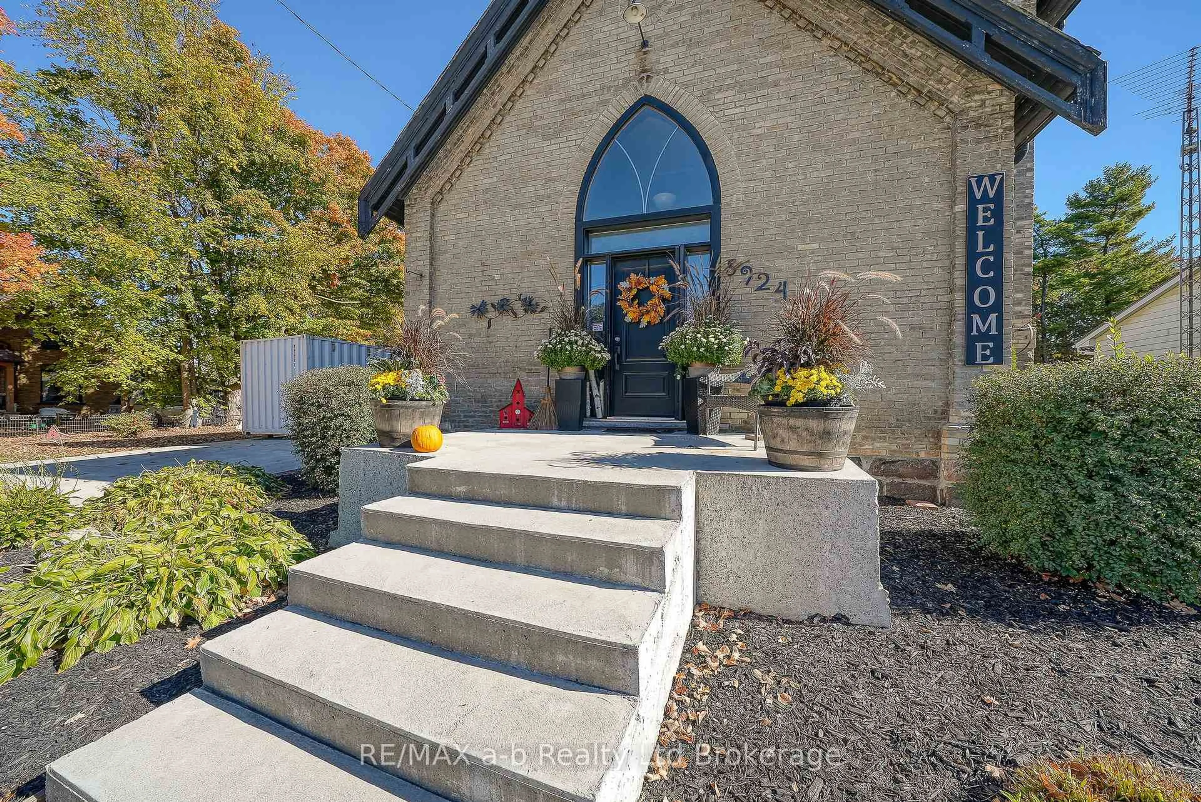 Unknown for 5924 Putnam Rd, Thames Centre Ontario N0L 2J0
