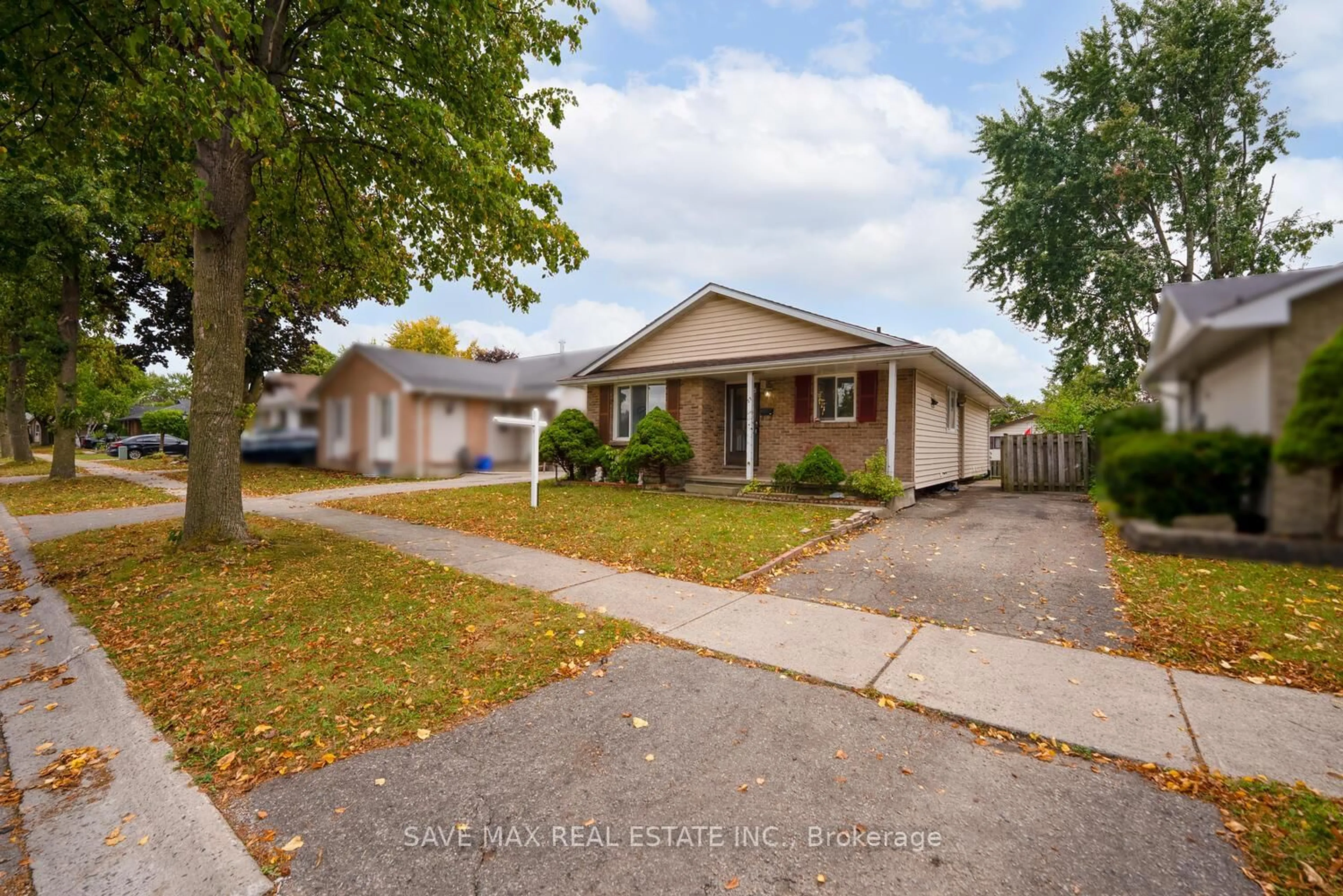 Unknown for 29 Renny Cres, London South Ontario N6E 2C4