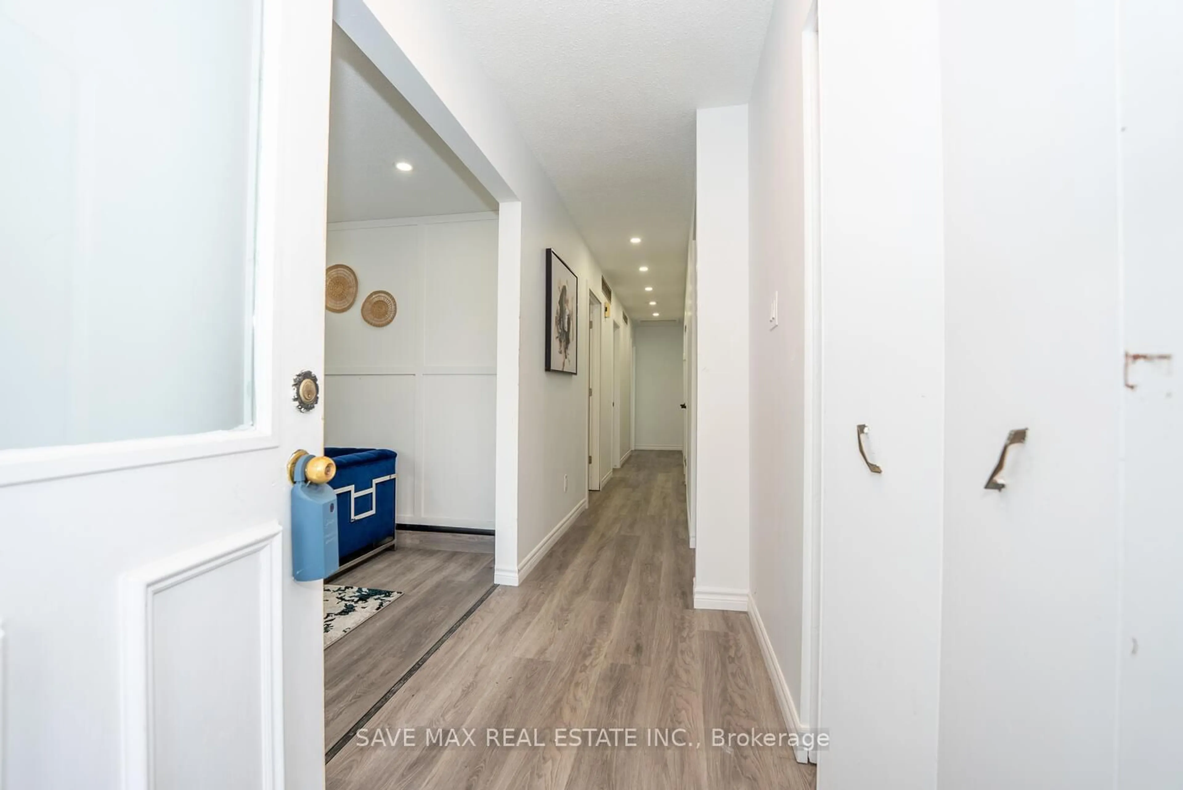 Indoor entryway for 29 Renny Cres, London South Ontario N6E 2C4