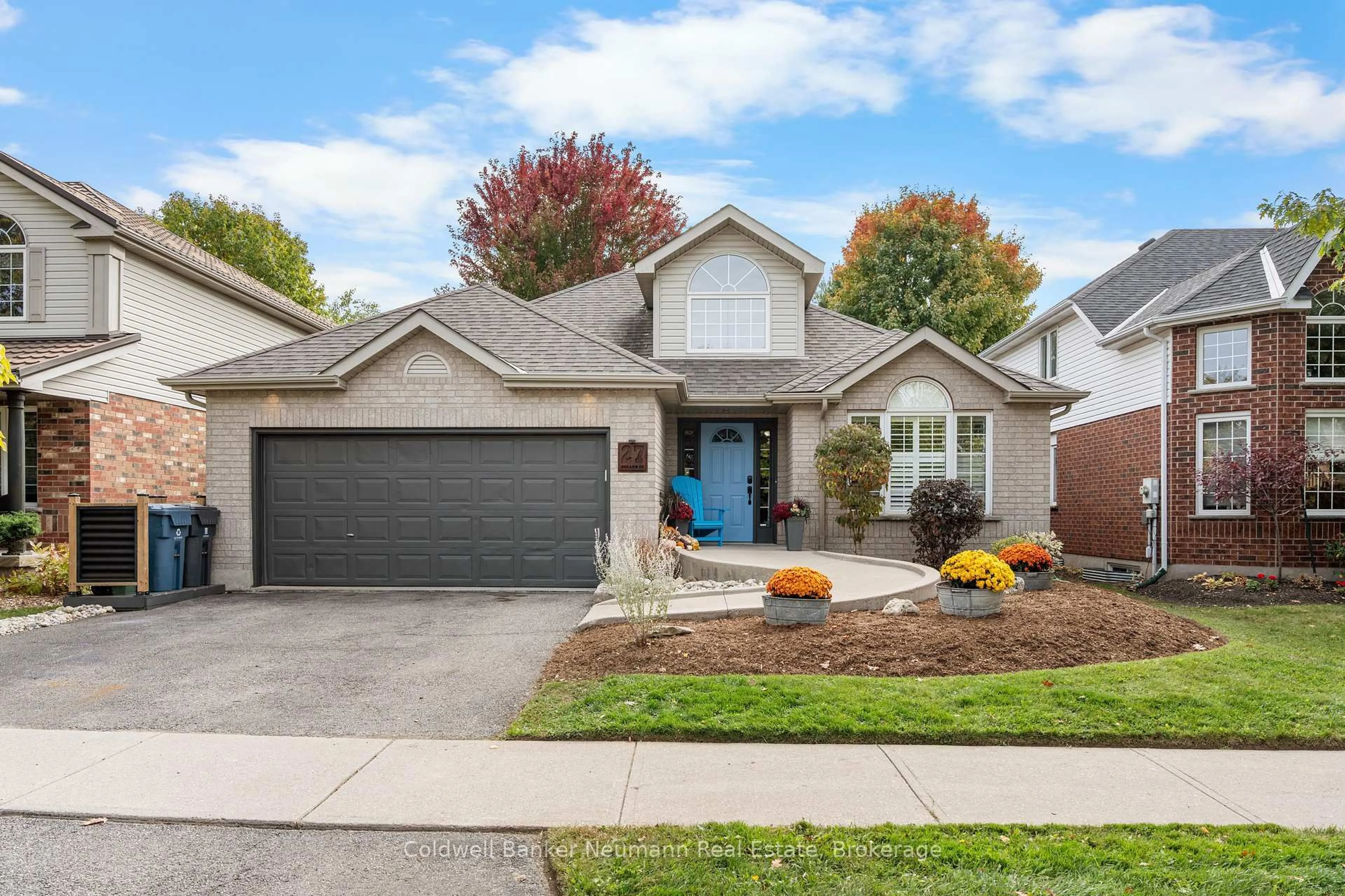 Home with vinyl exterior material, street for 27 Miller St, Guelph Ontario N1L 1P2