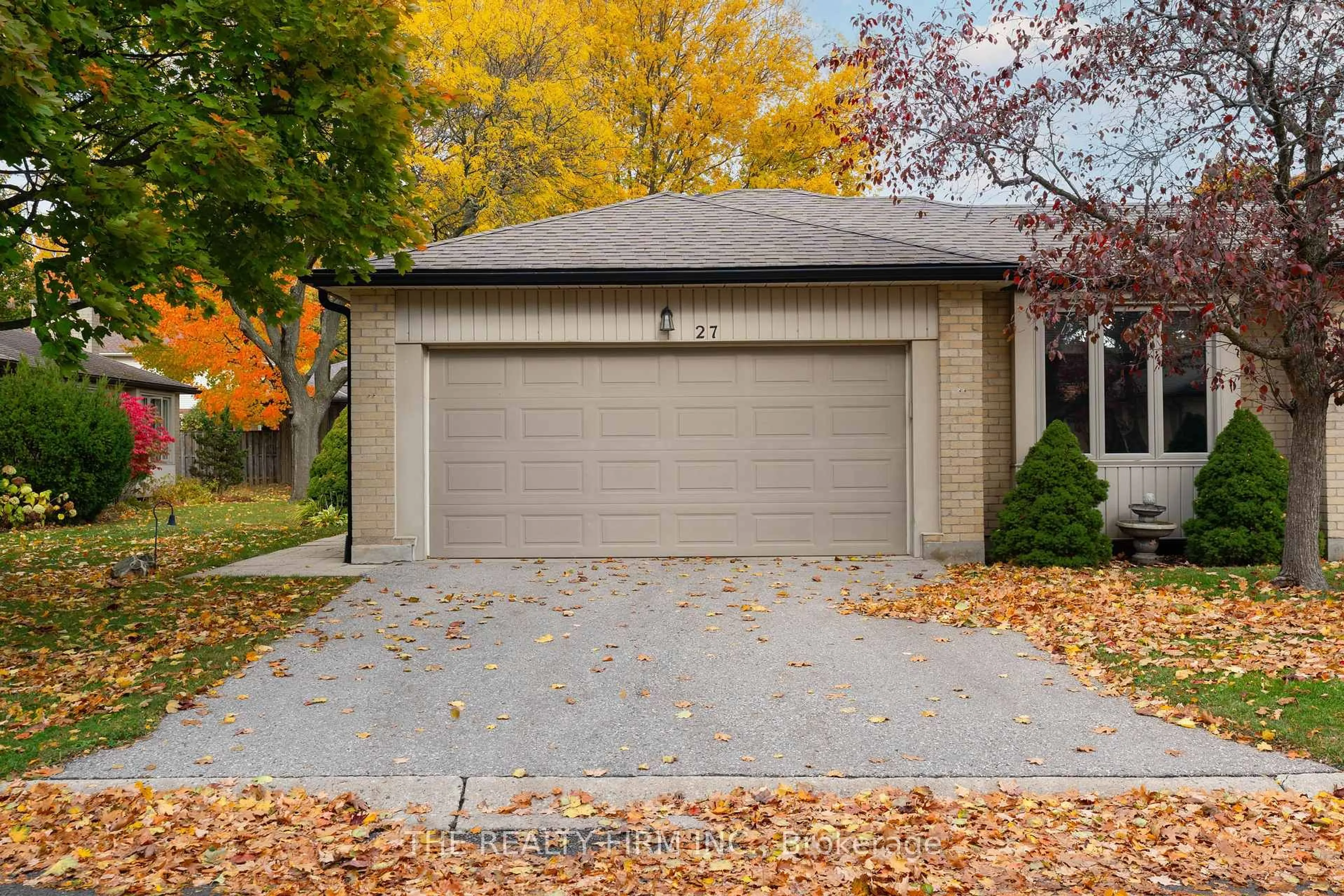 Indoor garage for 93 Pine Valley Gate #27, London South Ontario N6J 4L6