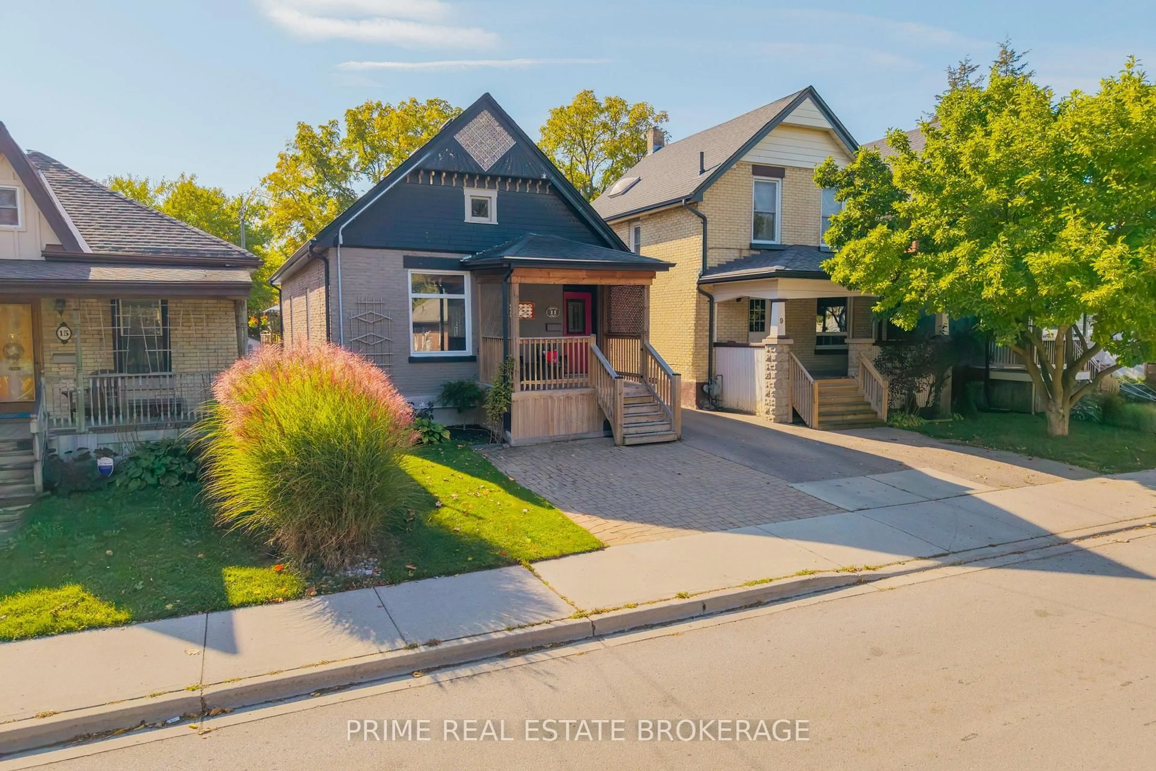 Unknown for 11 Briscoe St, London South Ontario N6C 1W8