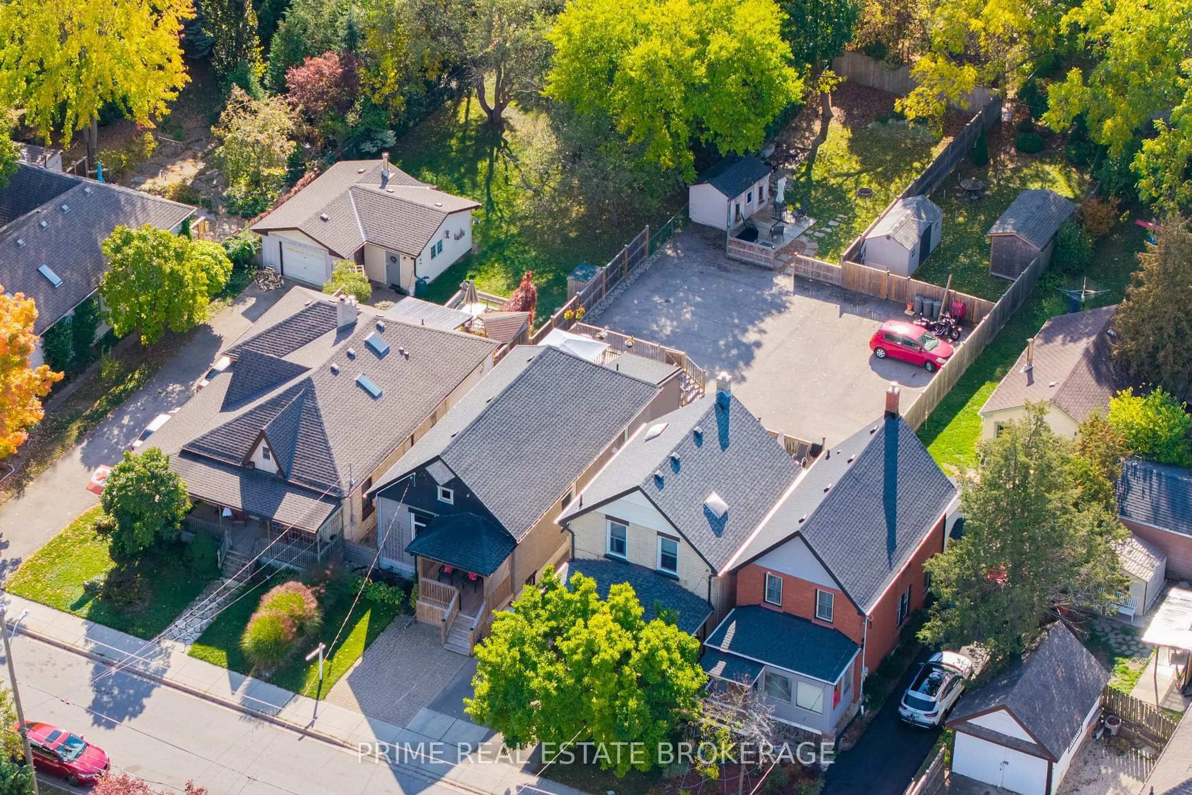 A pic from outside/outdoor area/front of a property/back of a property/a pic from drone, street for 11 Briscoe St, London South Ontario N6C 1W8