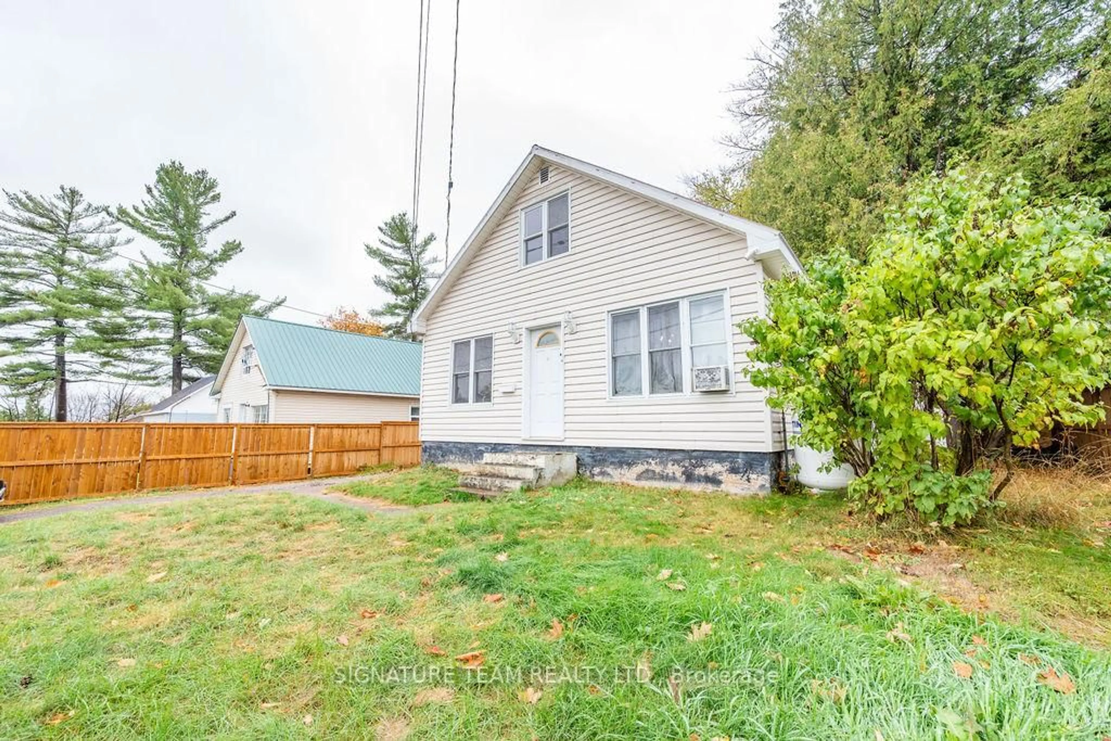 A pic from outside/outdoor area/front of a property/back of a property/a pic from drone, street for 8613 60 Highway, Eganville Ontario K0J 1T0