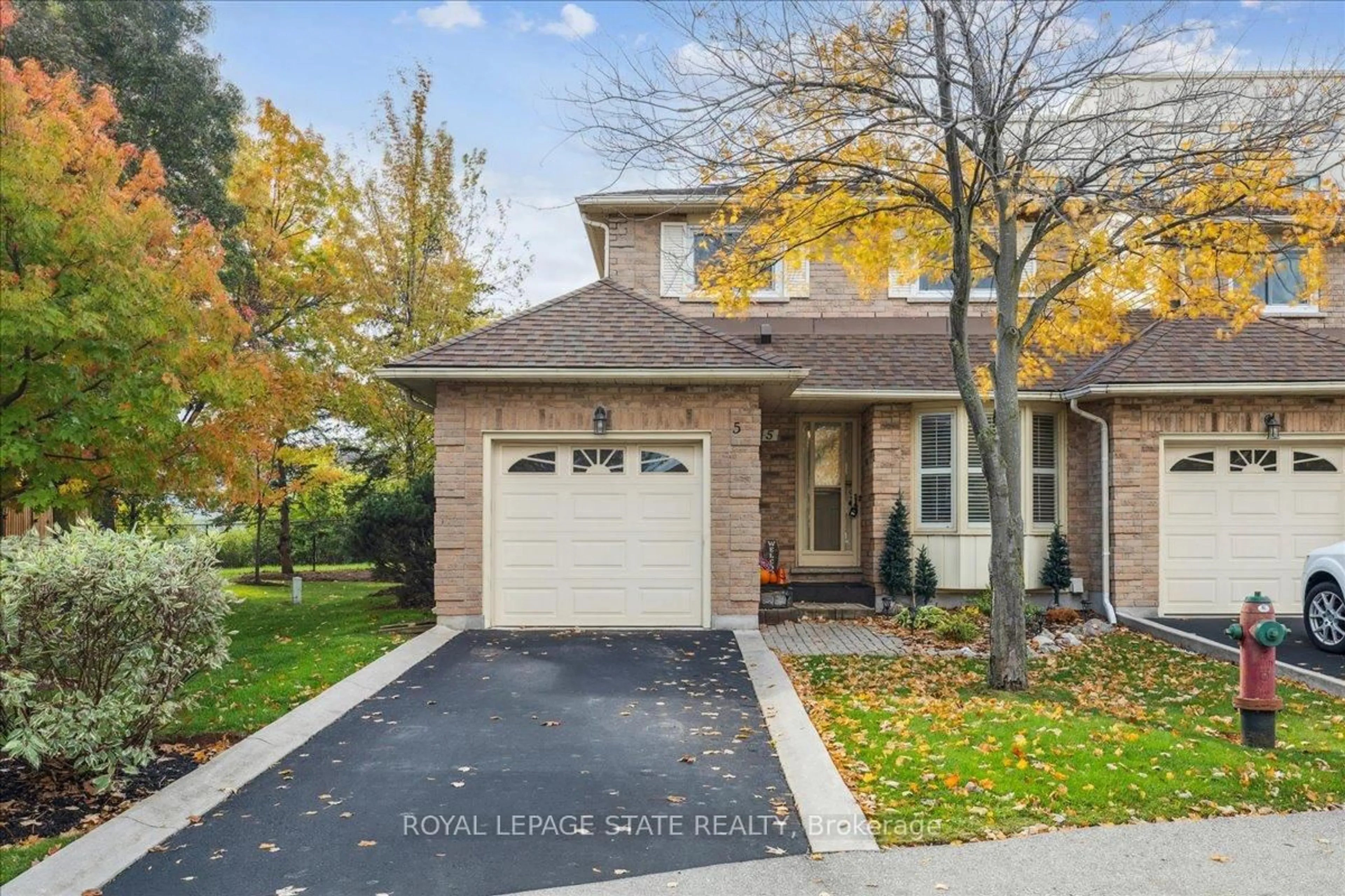 Home with brick exterior material, street for 15 Ellington Ave #5, Hamilton Ontario L8E 4P3