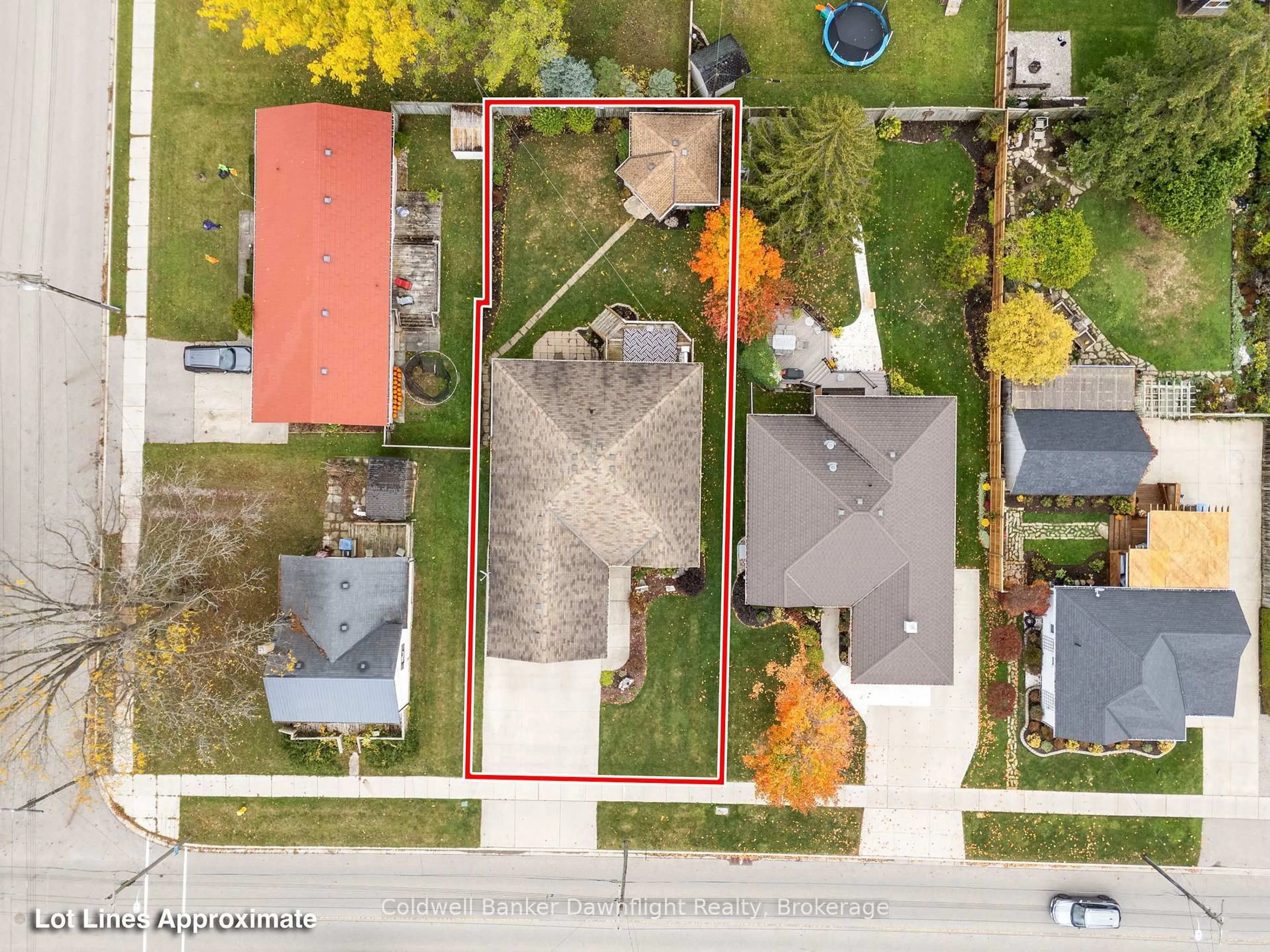 A pic from outside/outdoor area/front of a property/back of a property/a pic from drone, street for 86 Huron St, South Huron Ontario N0M 1S2
