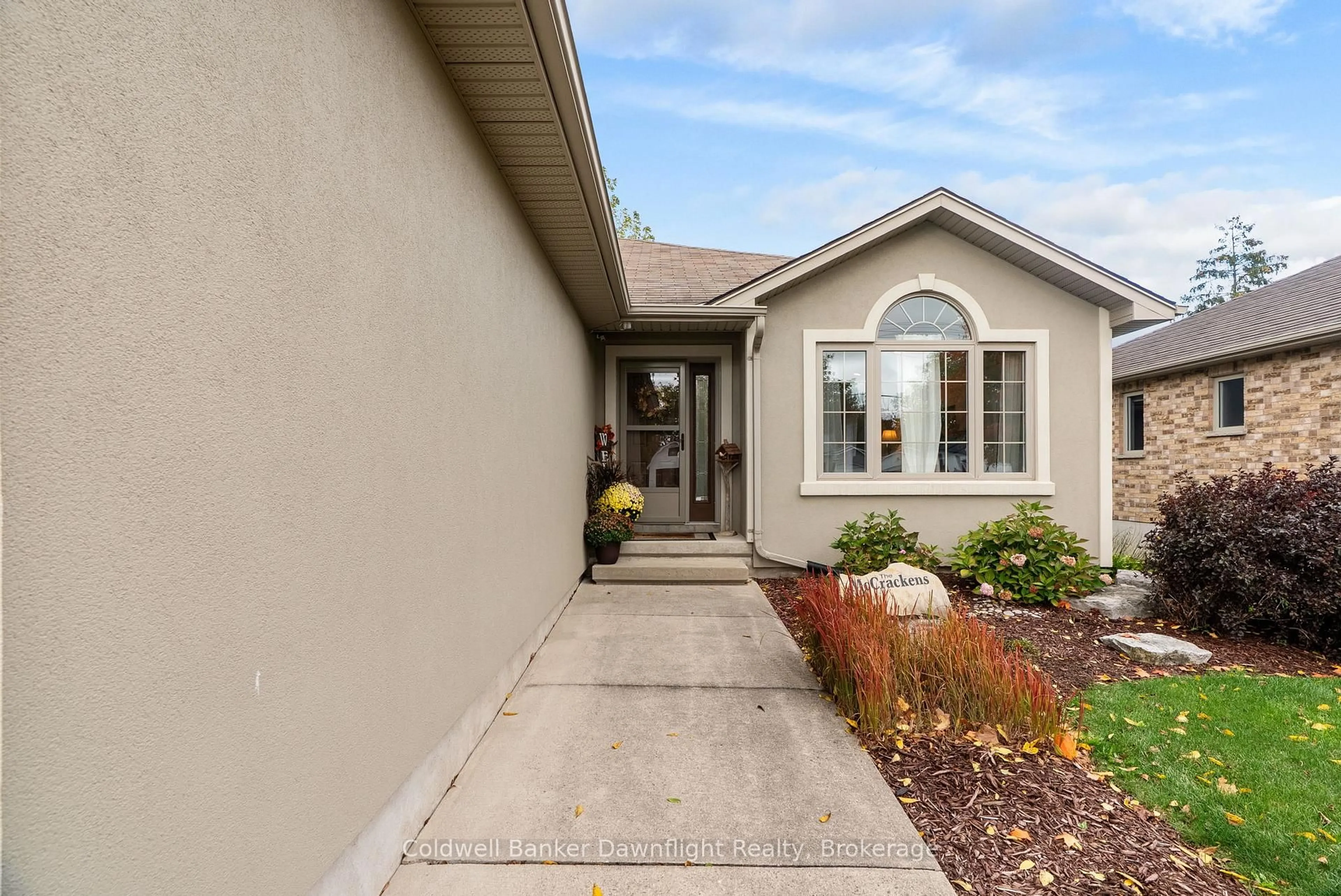 Home with vinyl exterior material, street for 86 Huron St, South Huron Ontario N0M 1S2